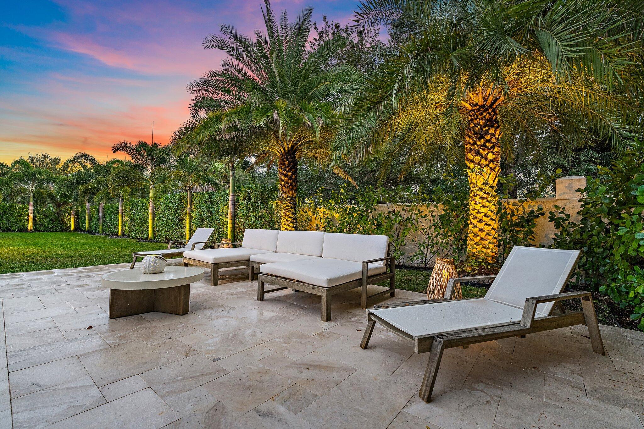 2614 La Lique Circle