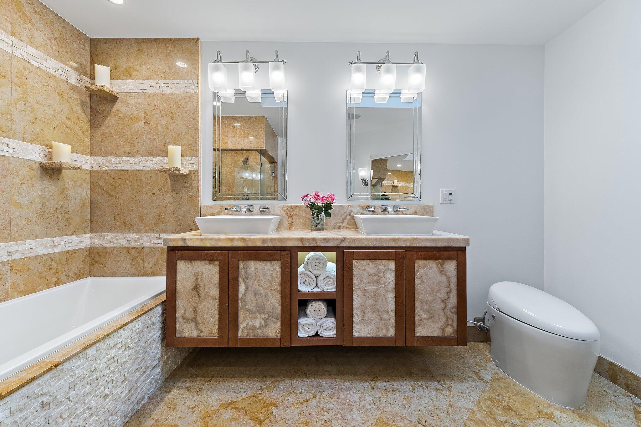 2614 La Lique Circle