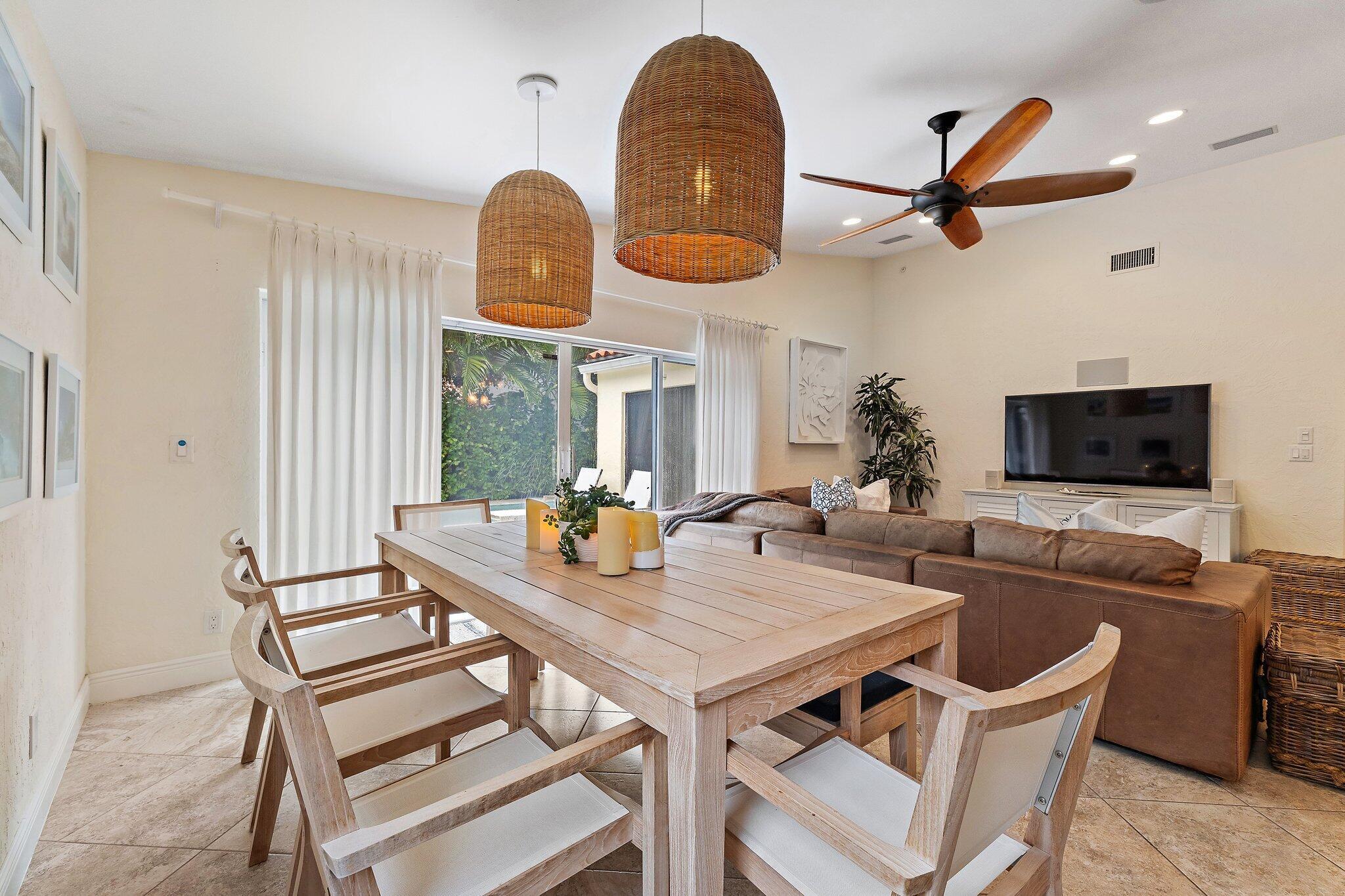 2614 La Lique Circle