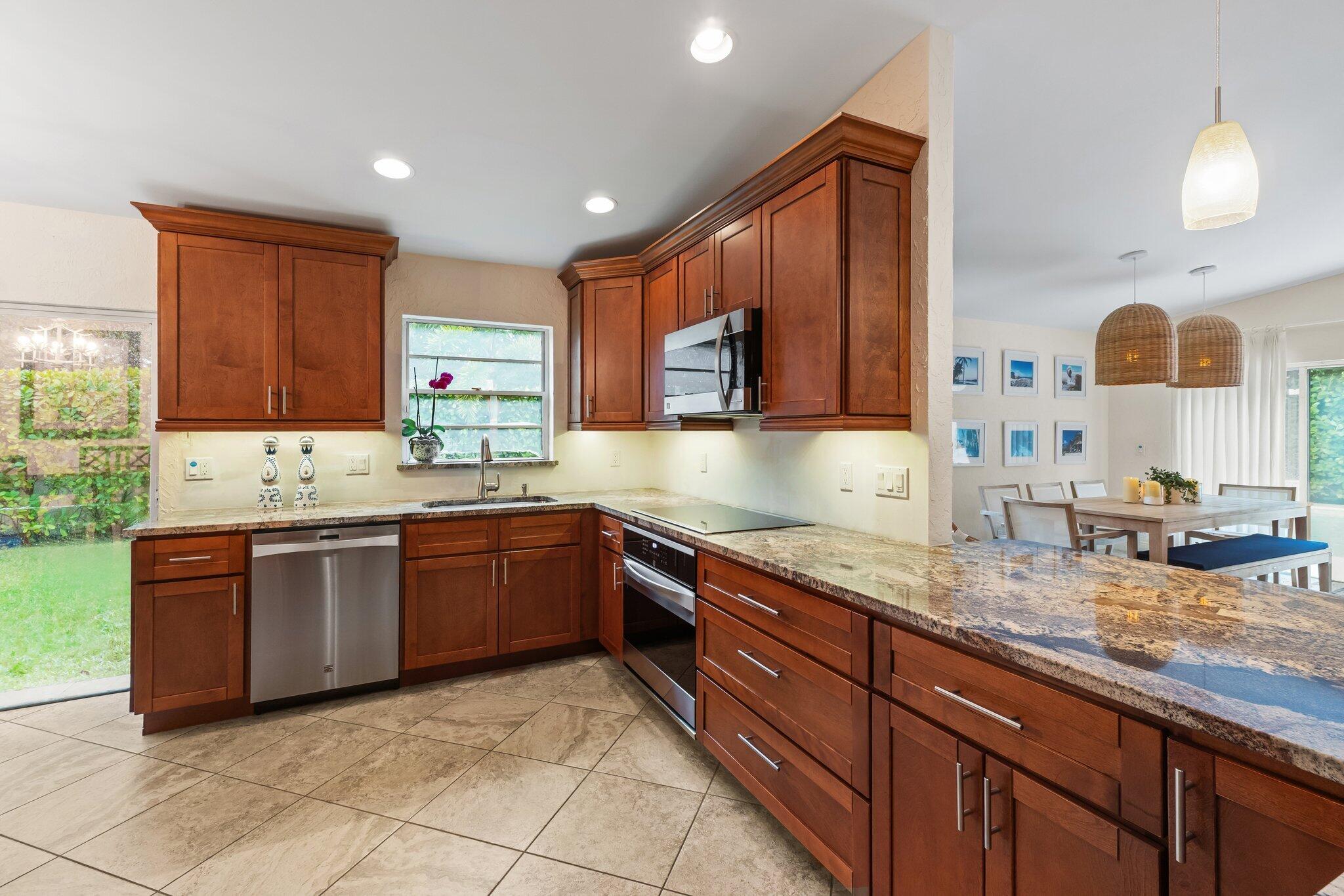 2614 La Lique Circle