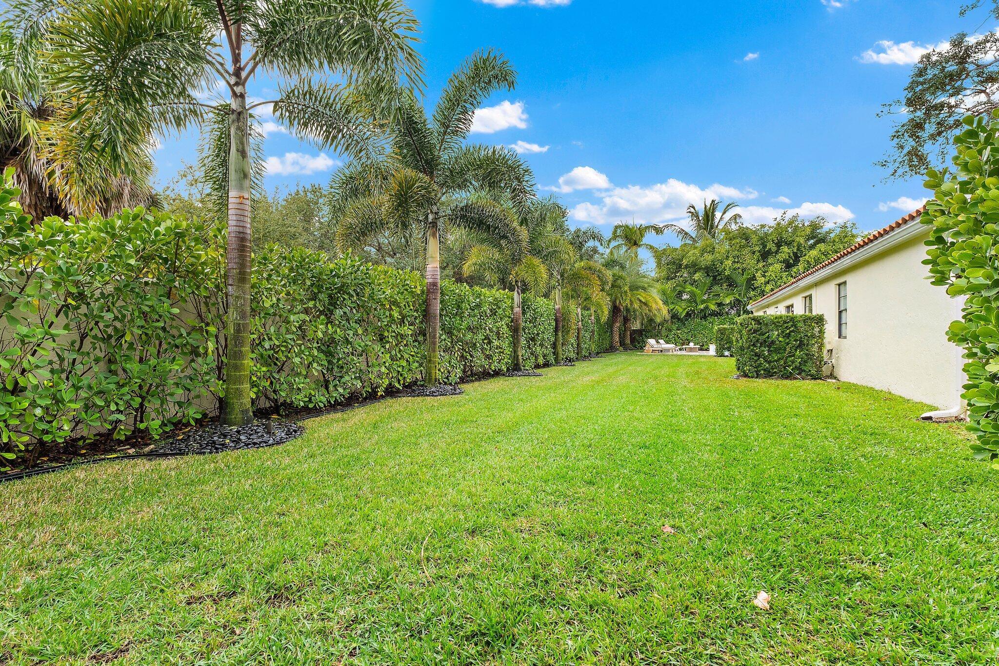 2614 La Lique Circle