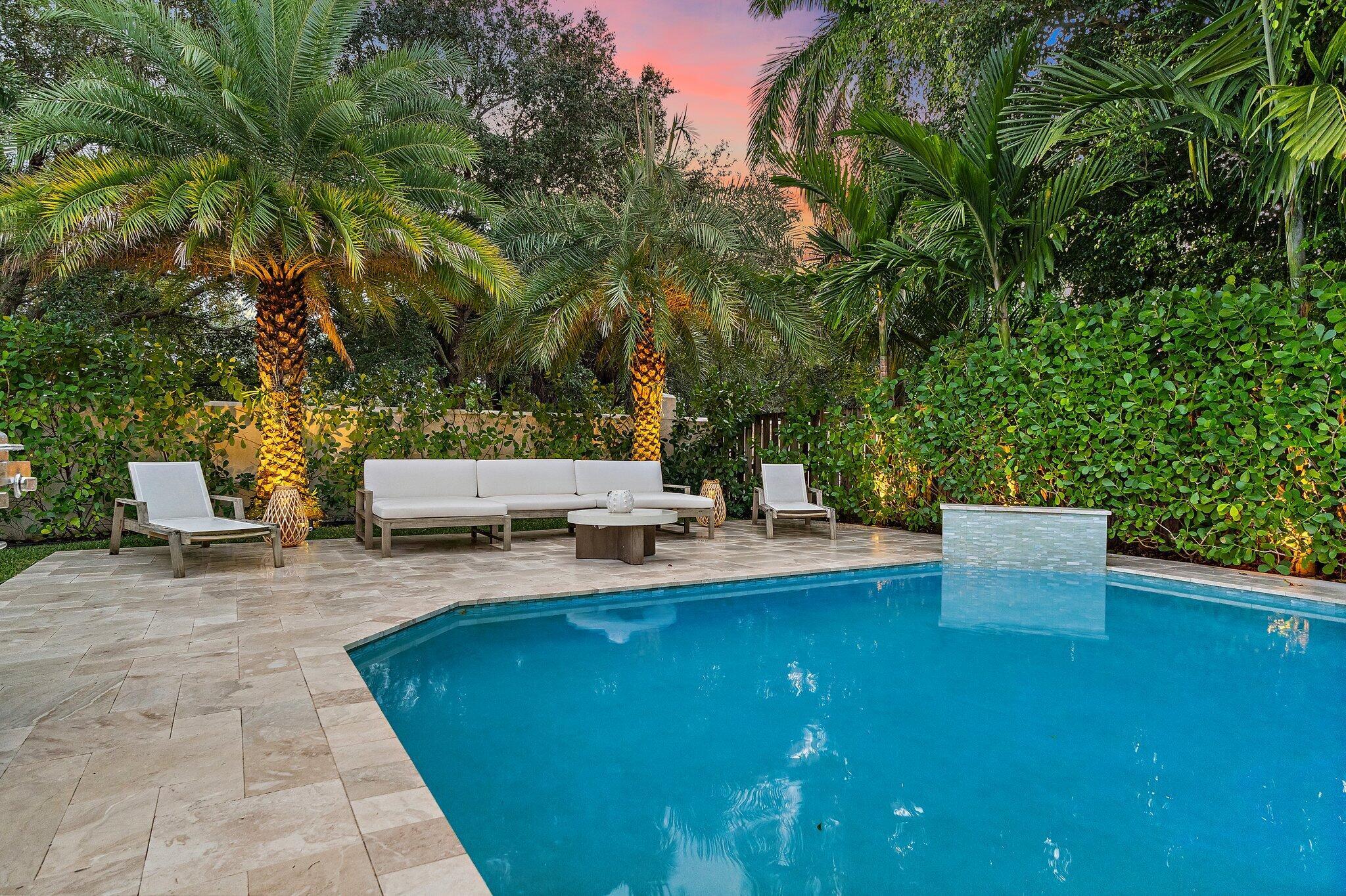 2614 La Lique Circle