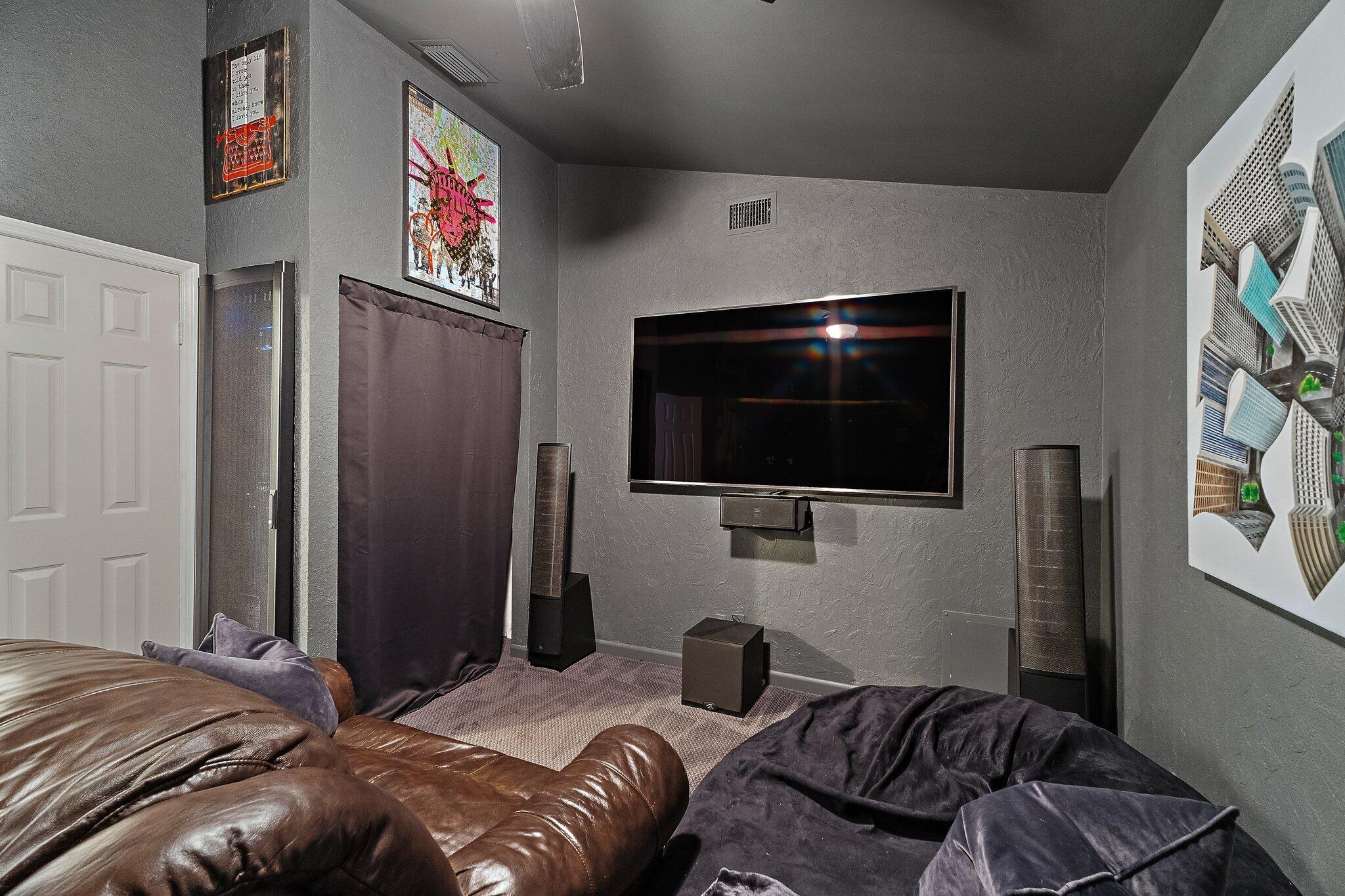 2614 La Lique Circle