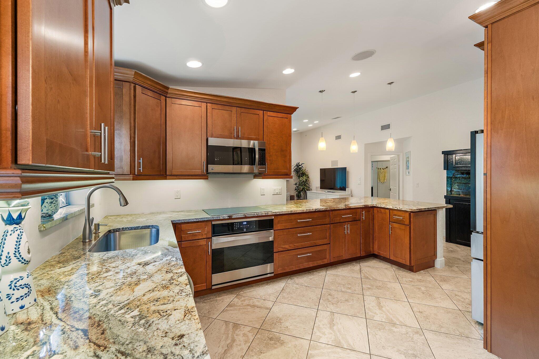 2614 La Lique Circle