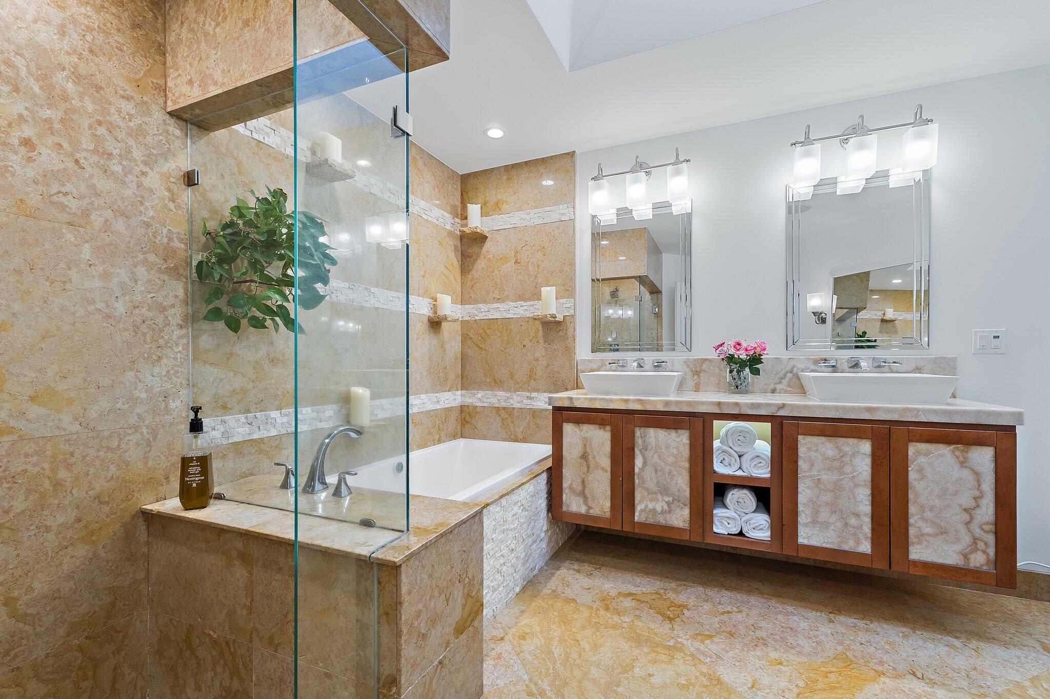 2614 La Lique Circle