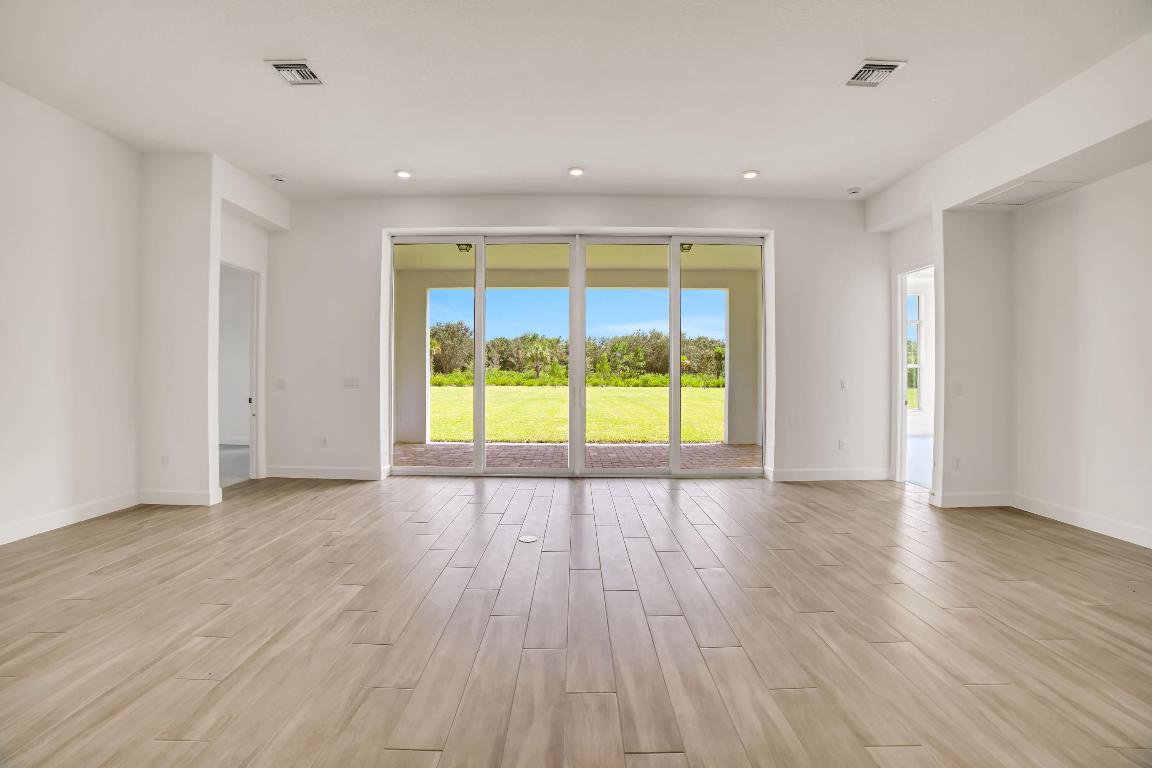 20161 SE Bridgewater Drive