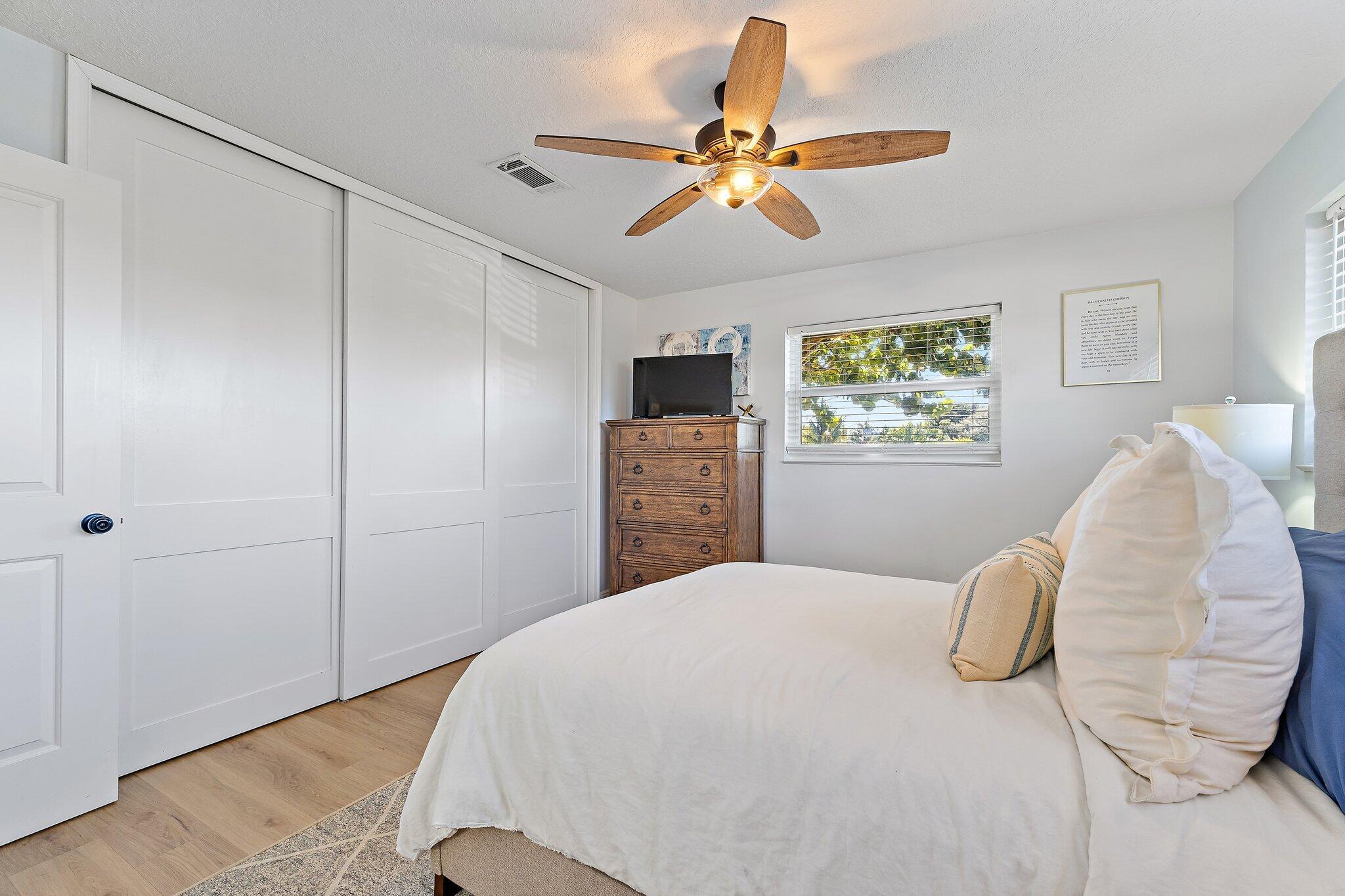 1401 N Lake Court