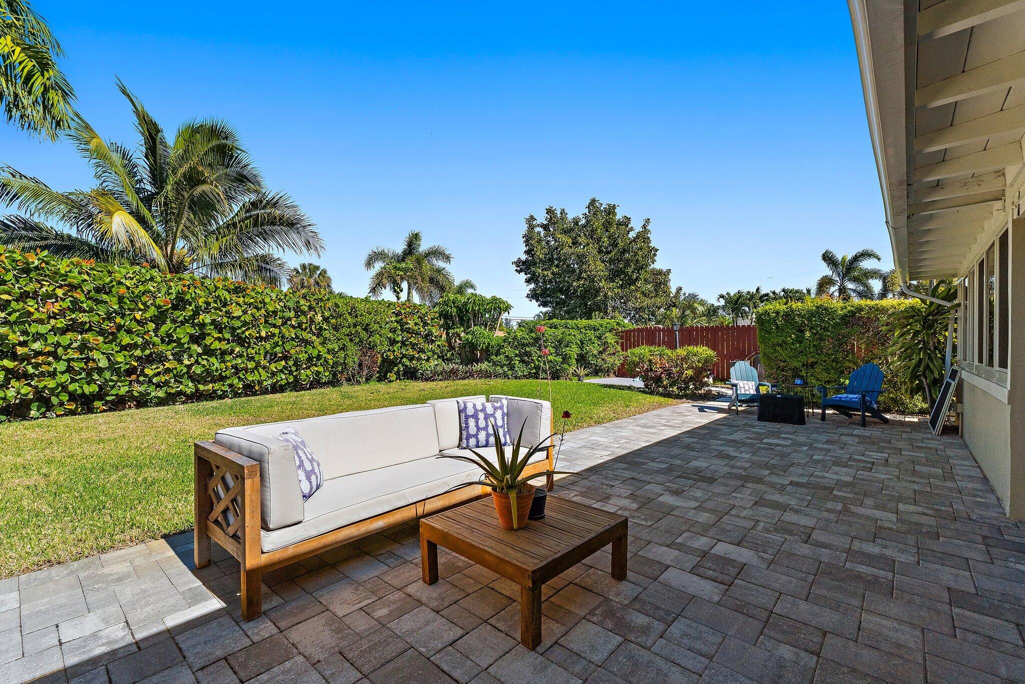 1401 N Lake Court
