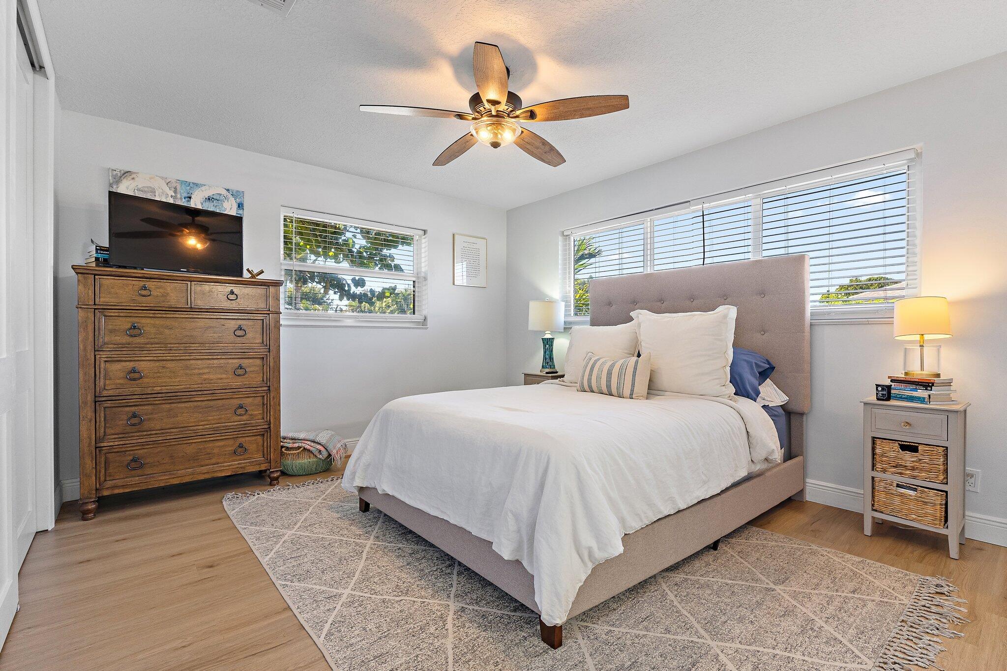 1401 N Lake Court