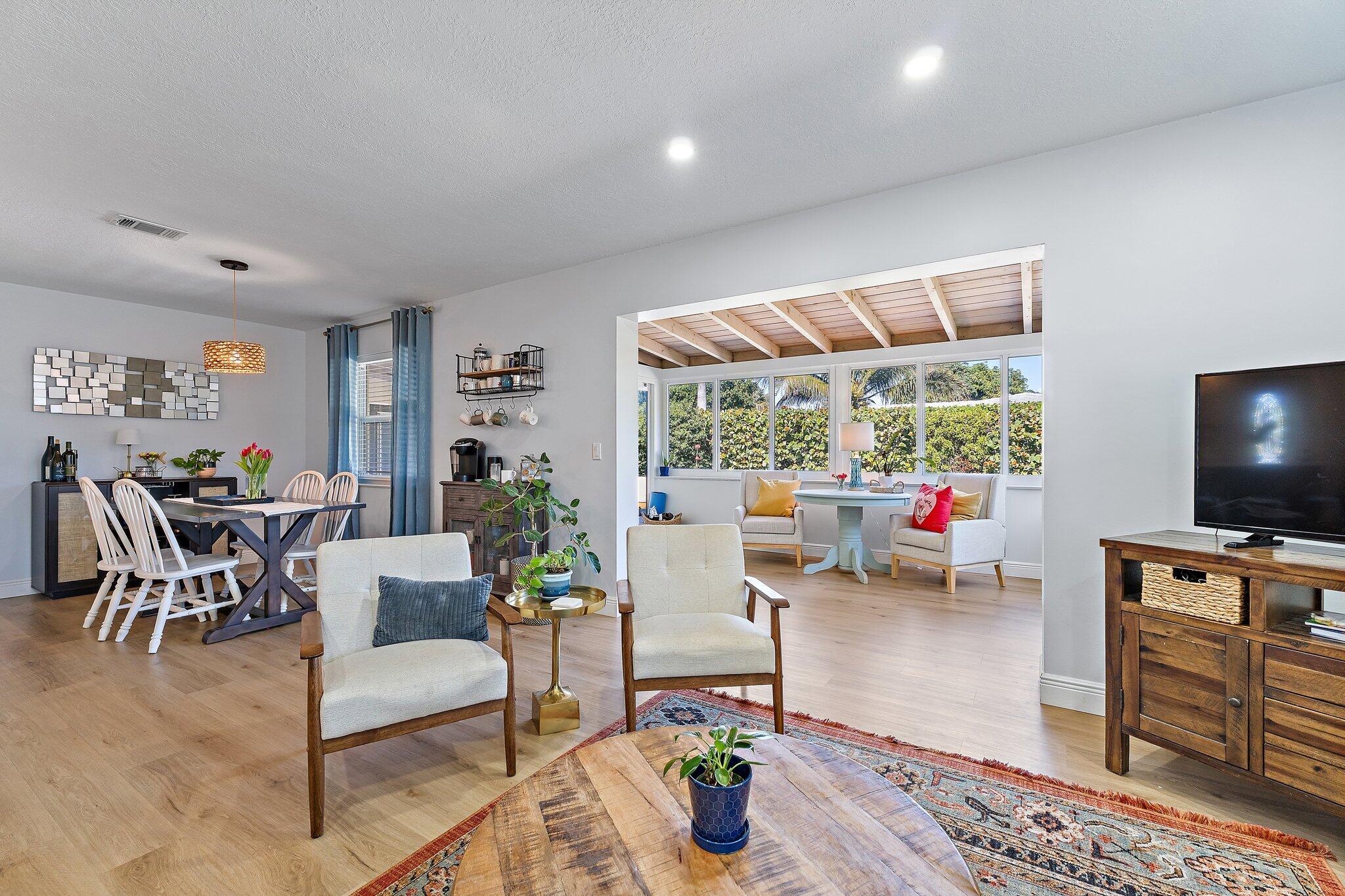 1401 N Lake Court