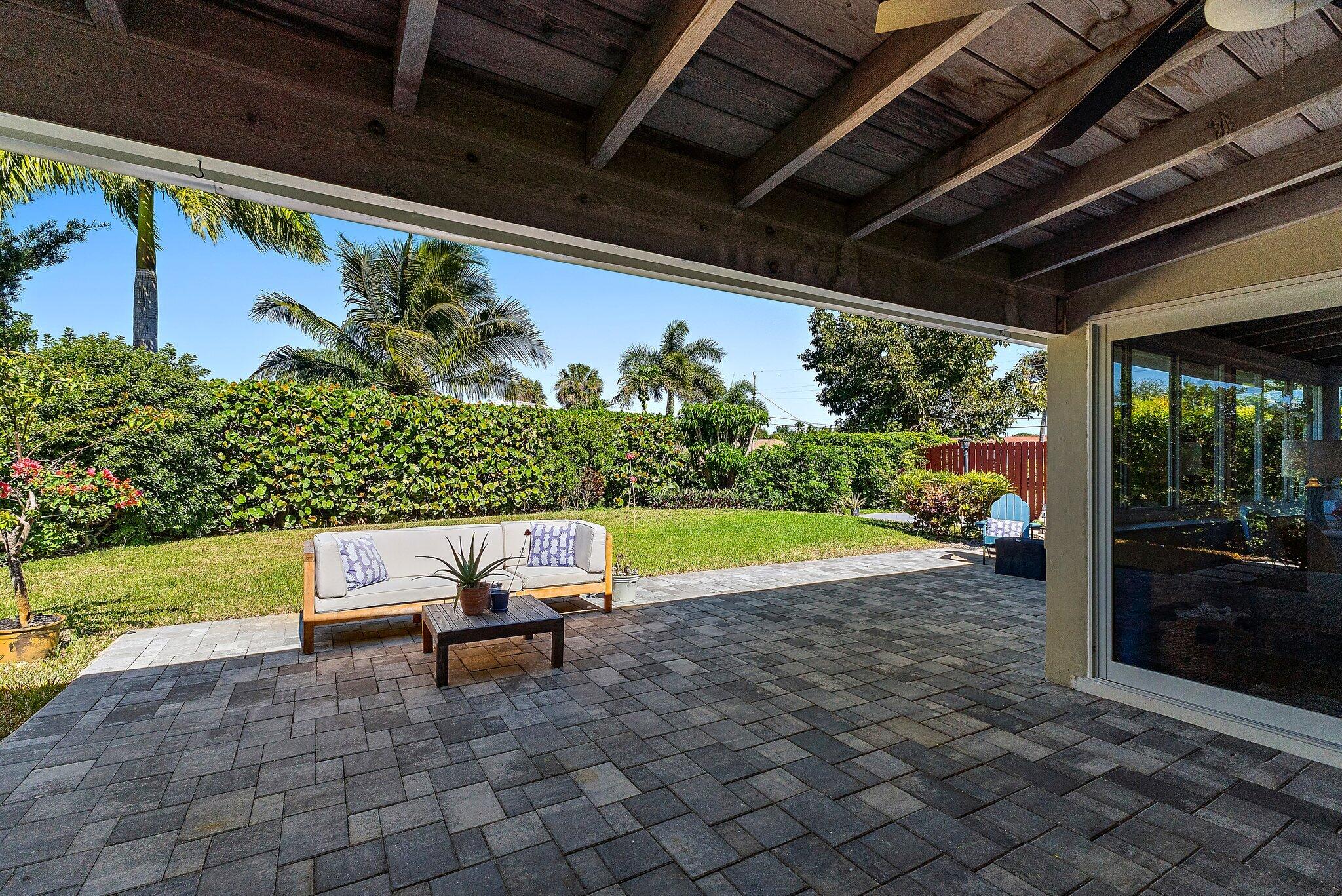 1401 N Lake Court