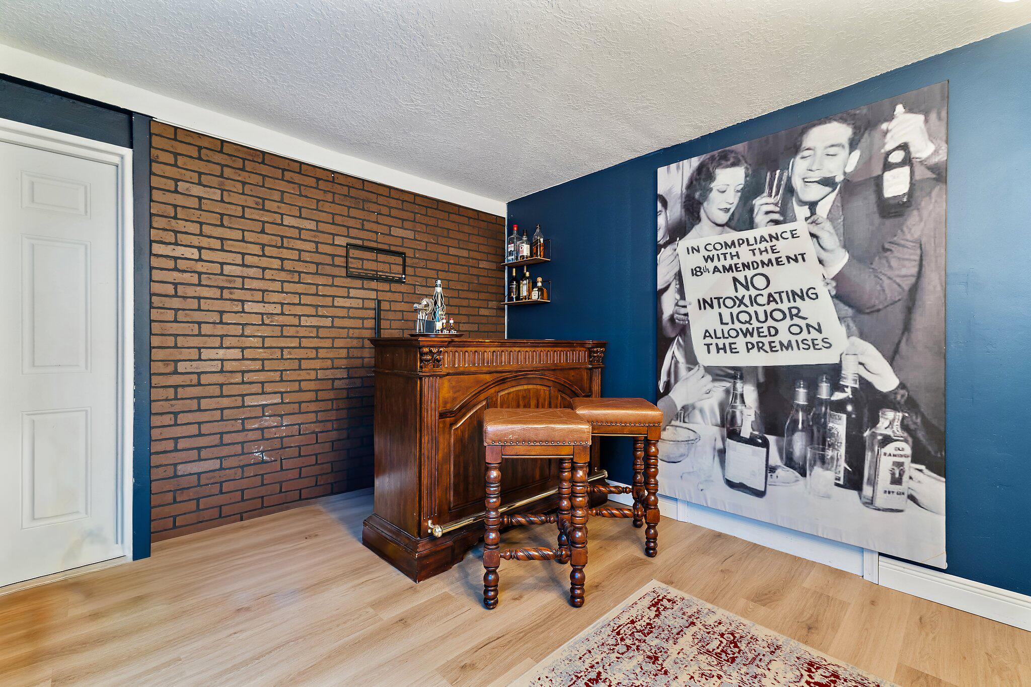 1401 N Lake Court