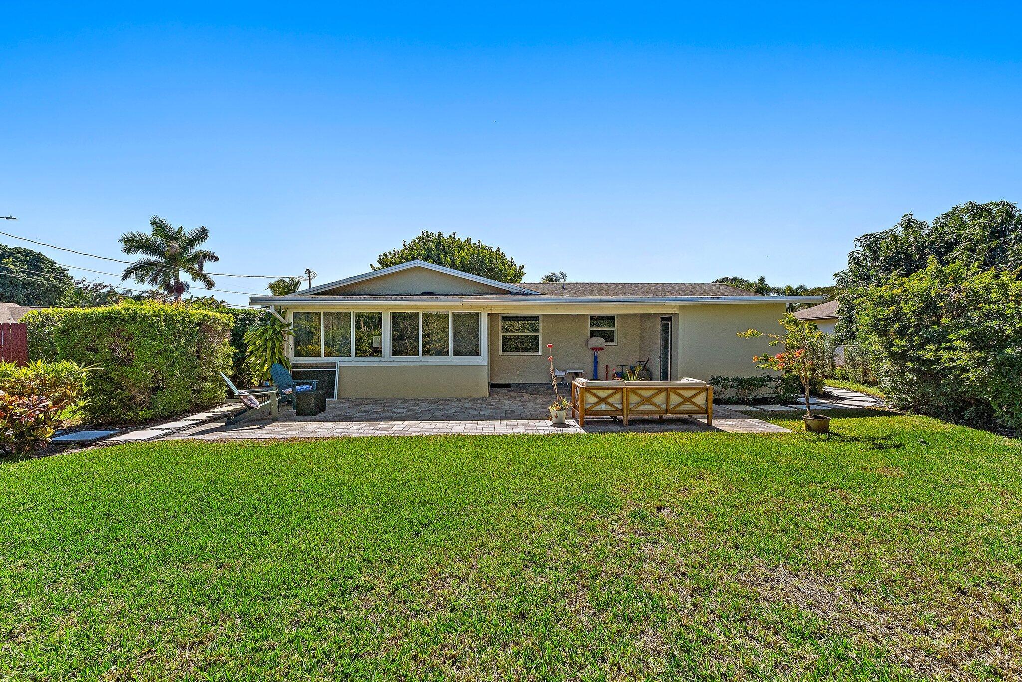 1401 N Lake Court