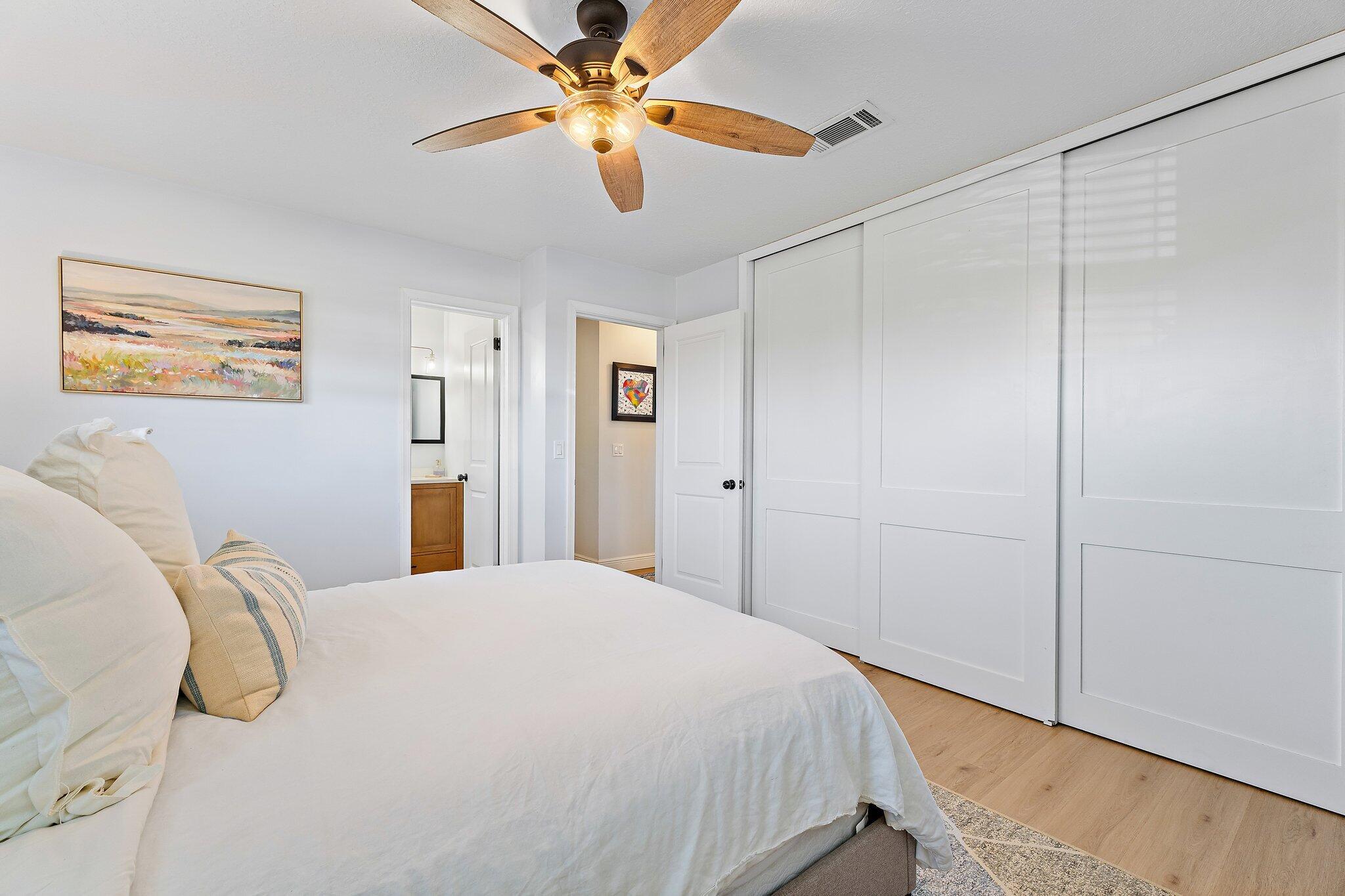1401 N Lake Court