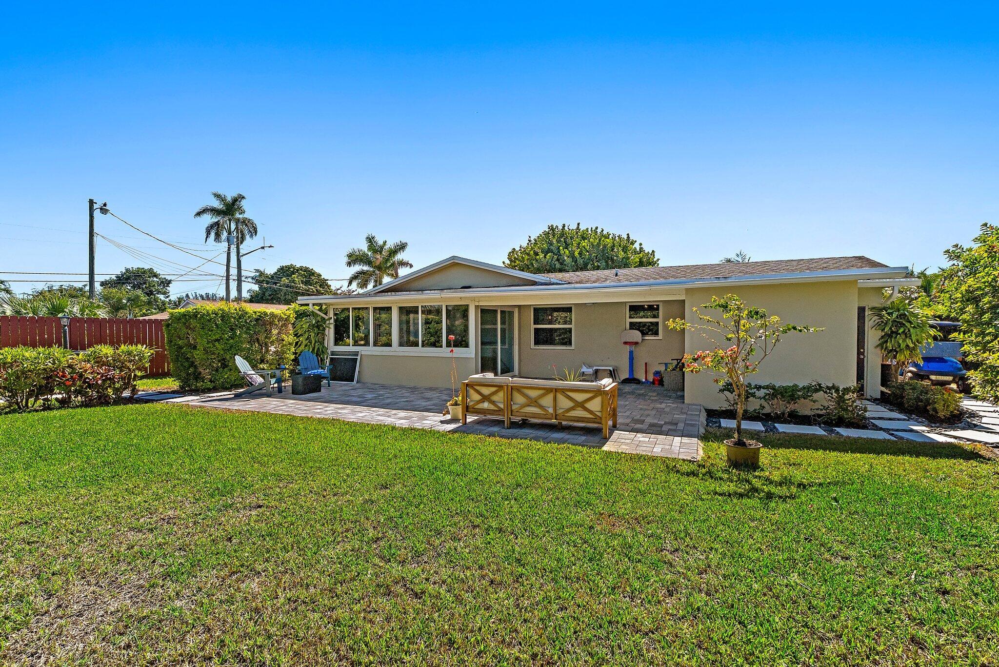 1401 N Lake Court