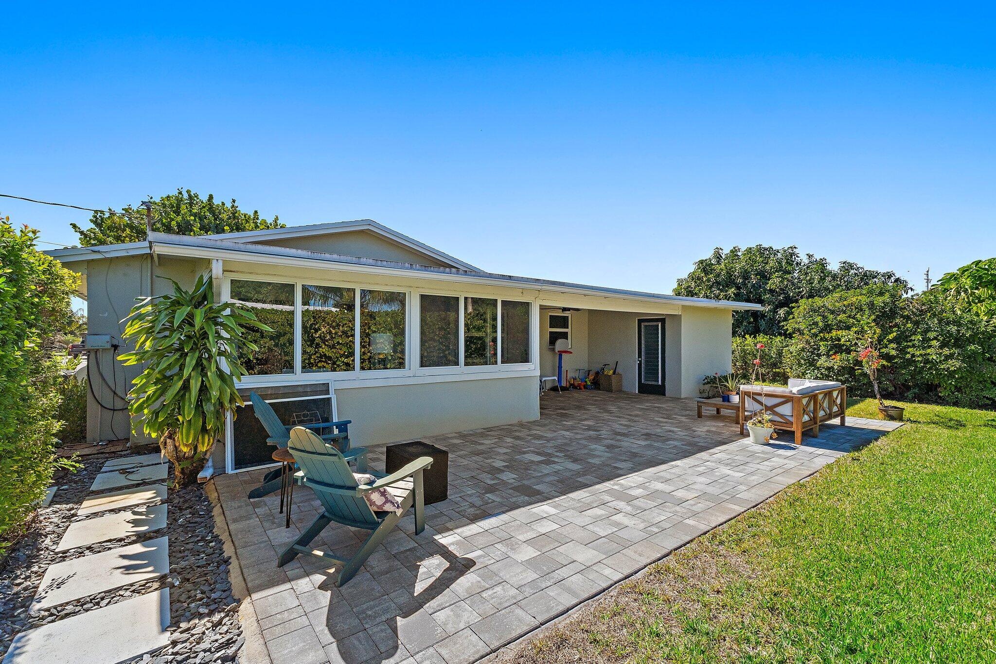 1401 N Lake Court