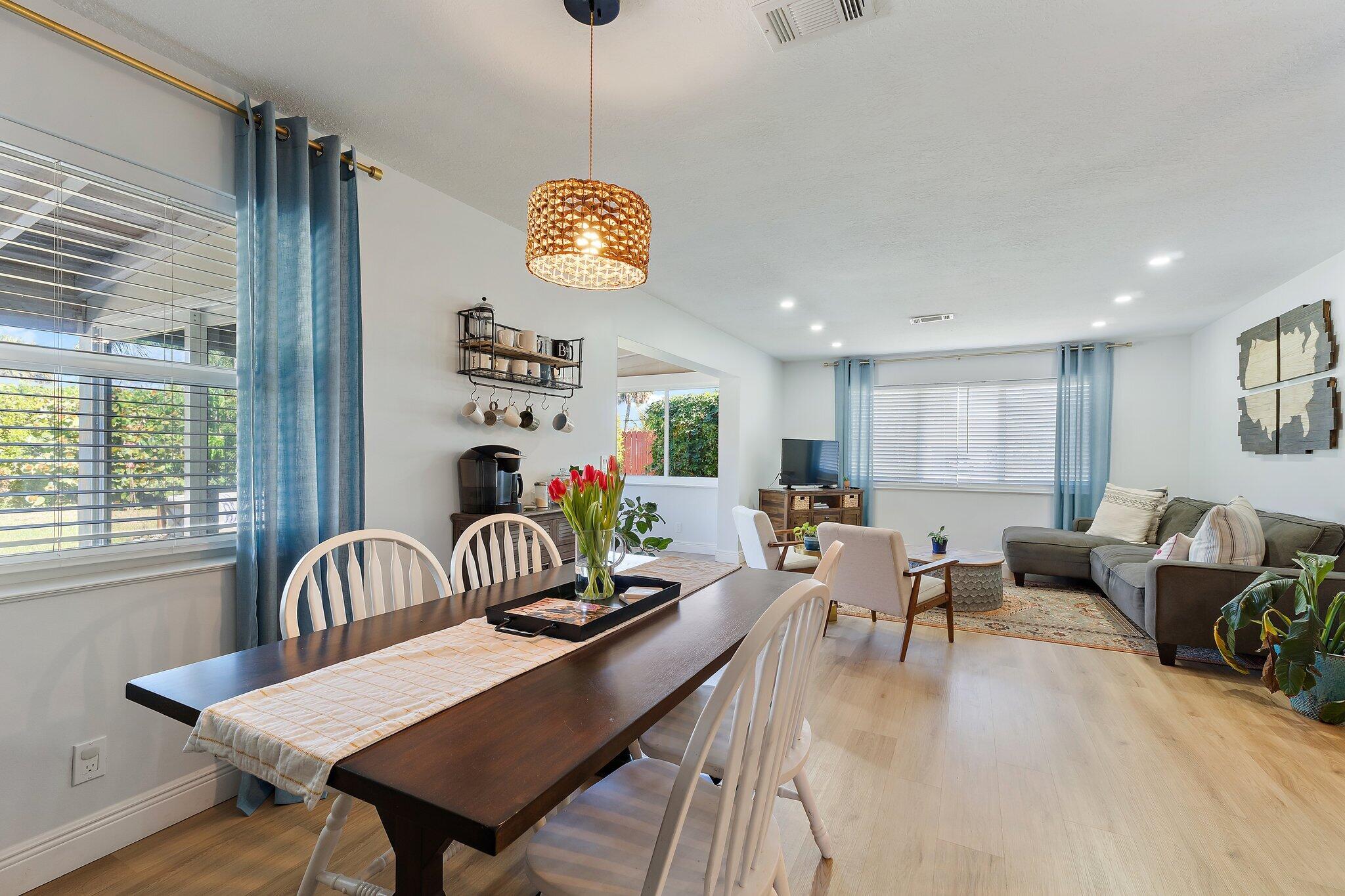 1401 N Lake Court