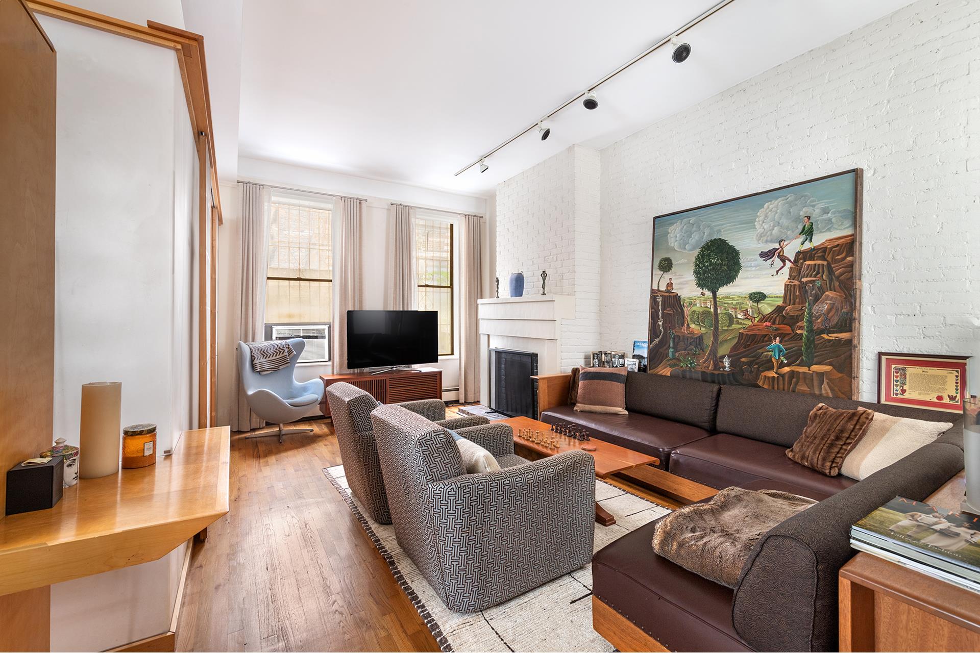 325 W 52ND Street GARDEND