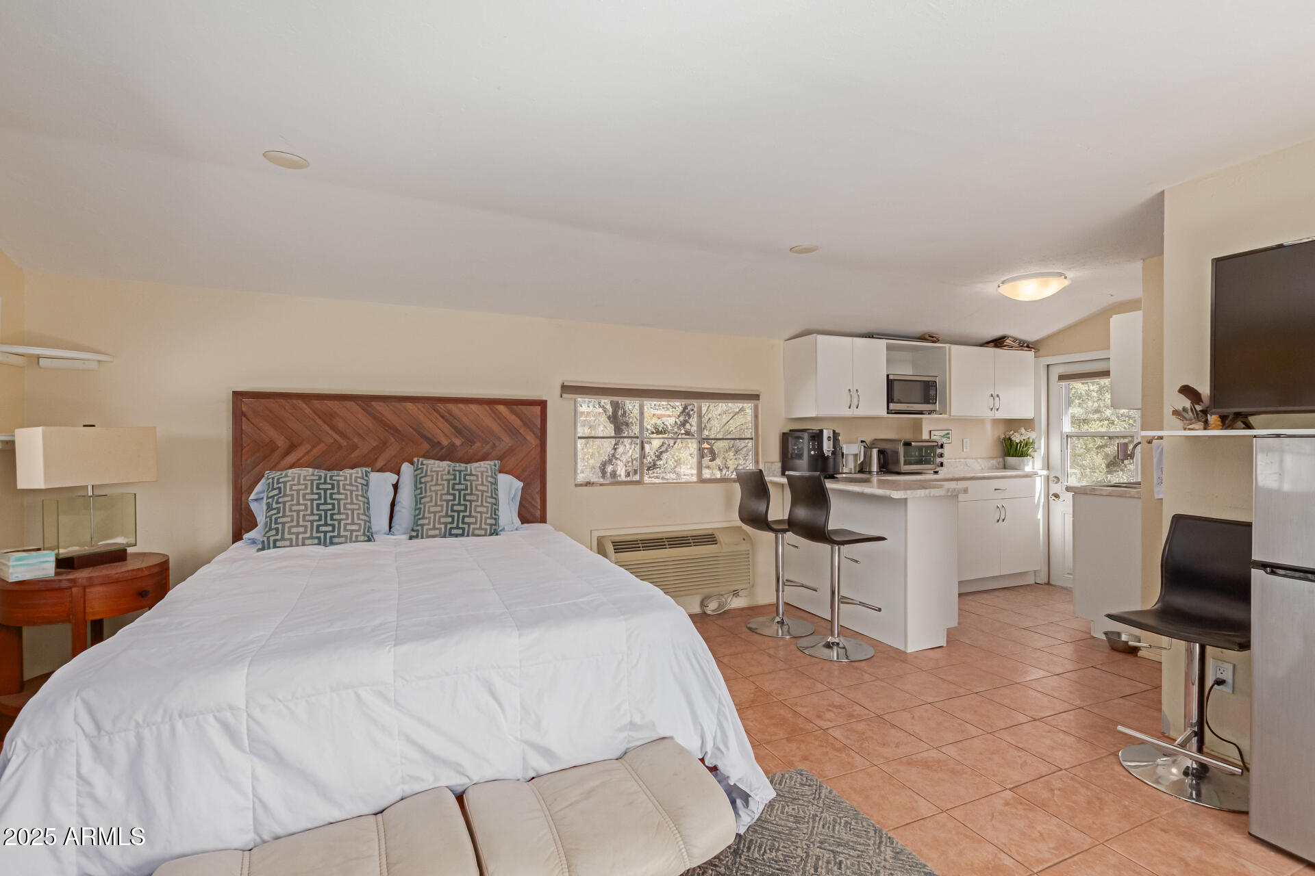 7102 E LARKSPUR Drive