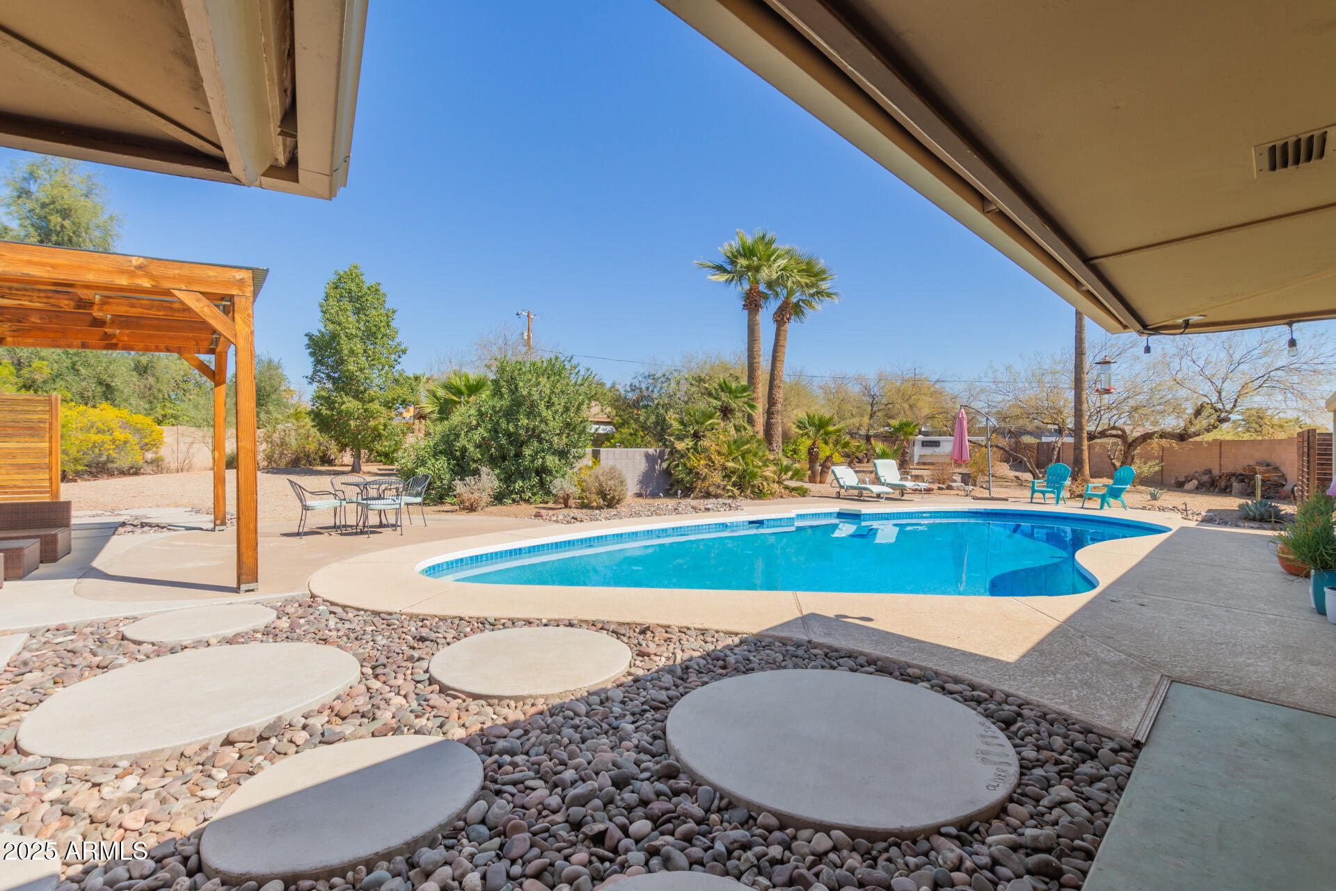 7102 E LARKSPUR Drive