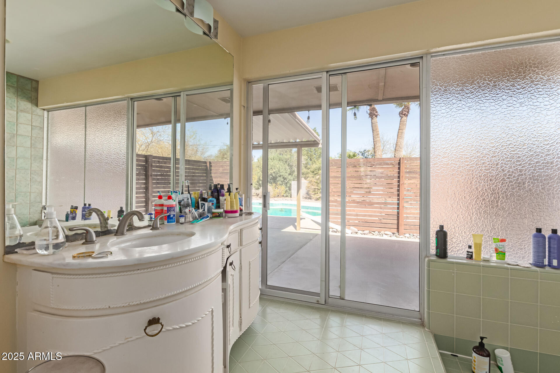 7102 E LARKSPUR Drive