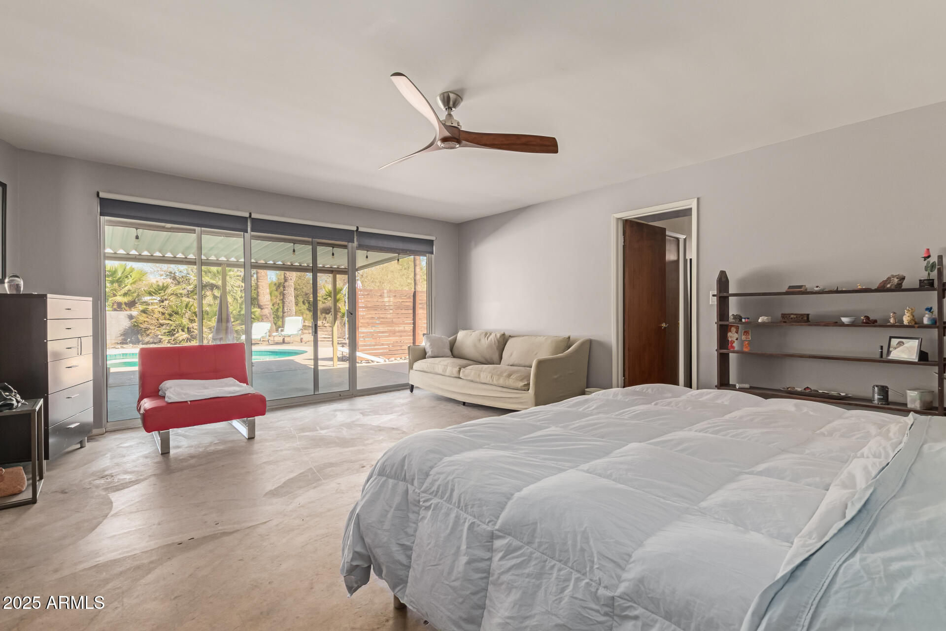 7102 E LARKSPUR Drive