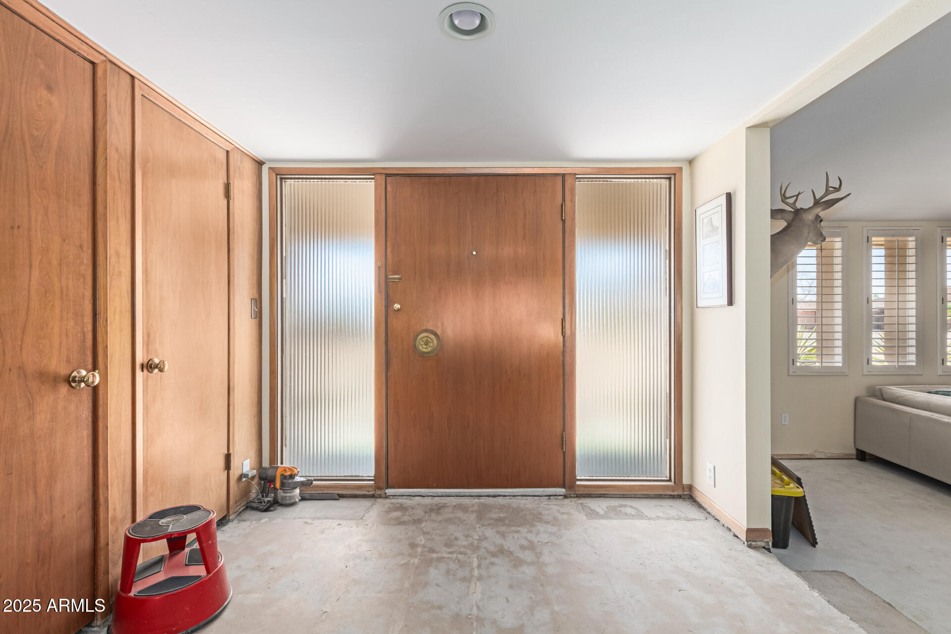 7102 E LARKSPUR Drive