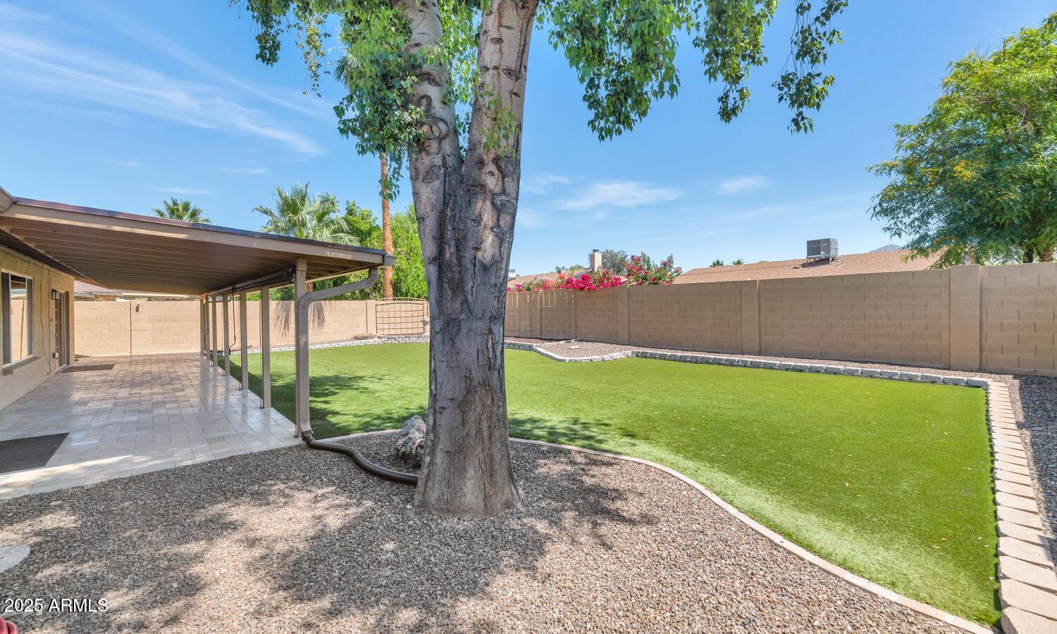 10590 E MERCER Lane