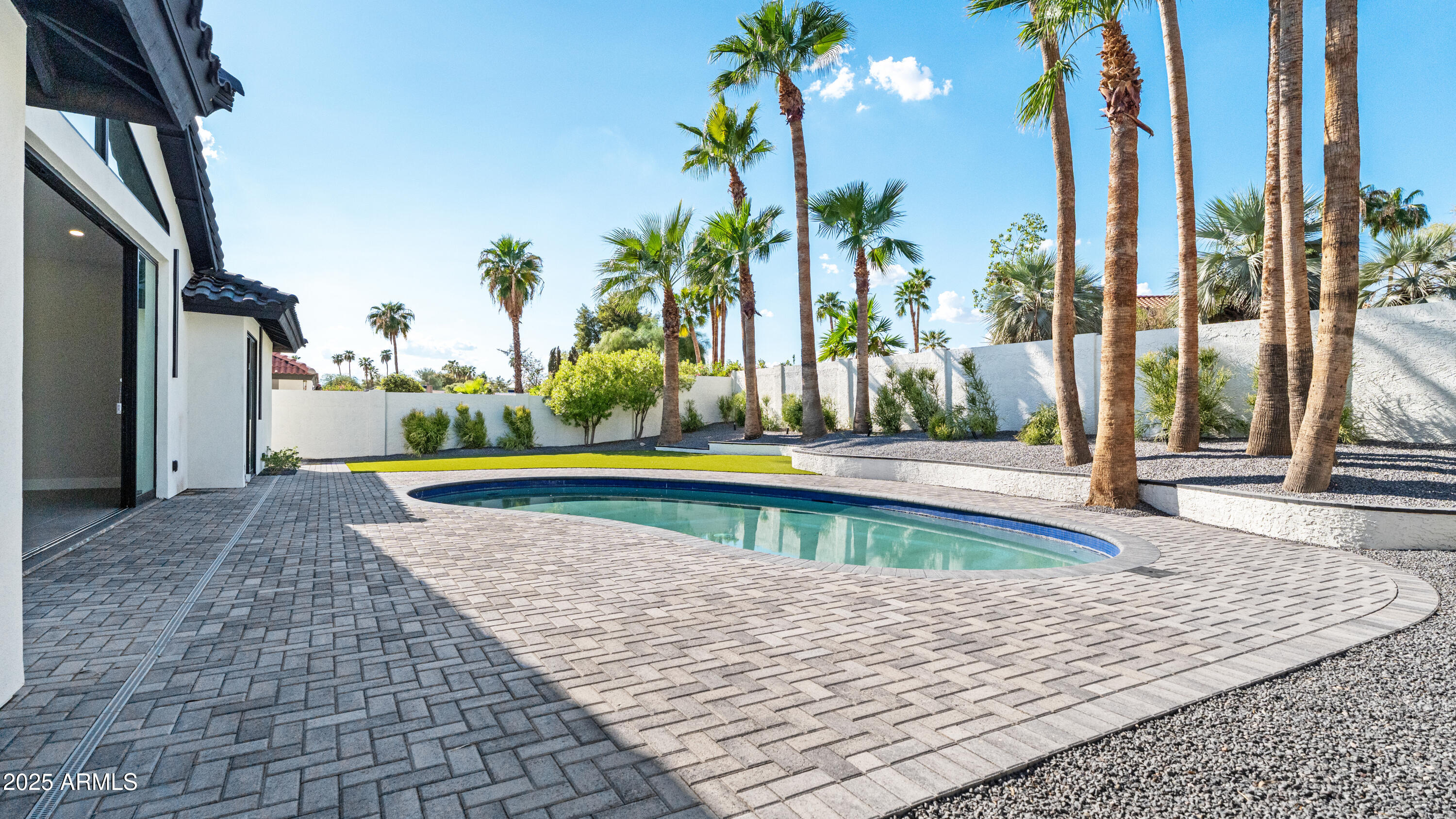 7724 E CHARTER OAK Road