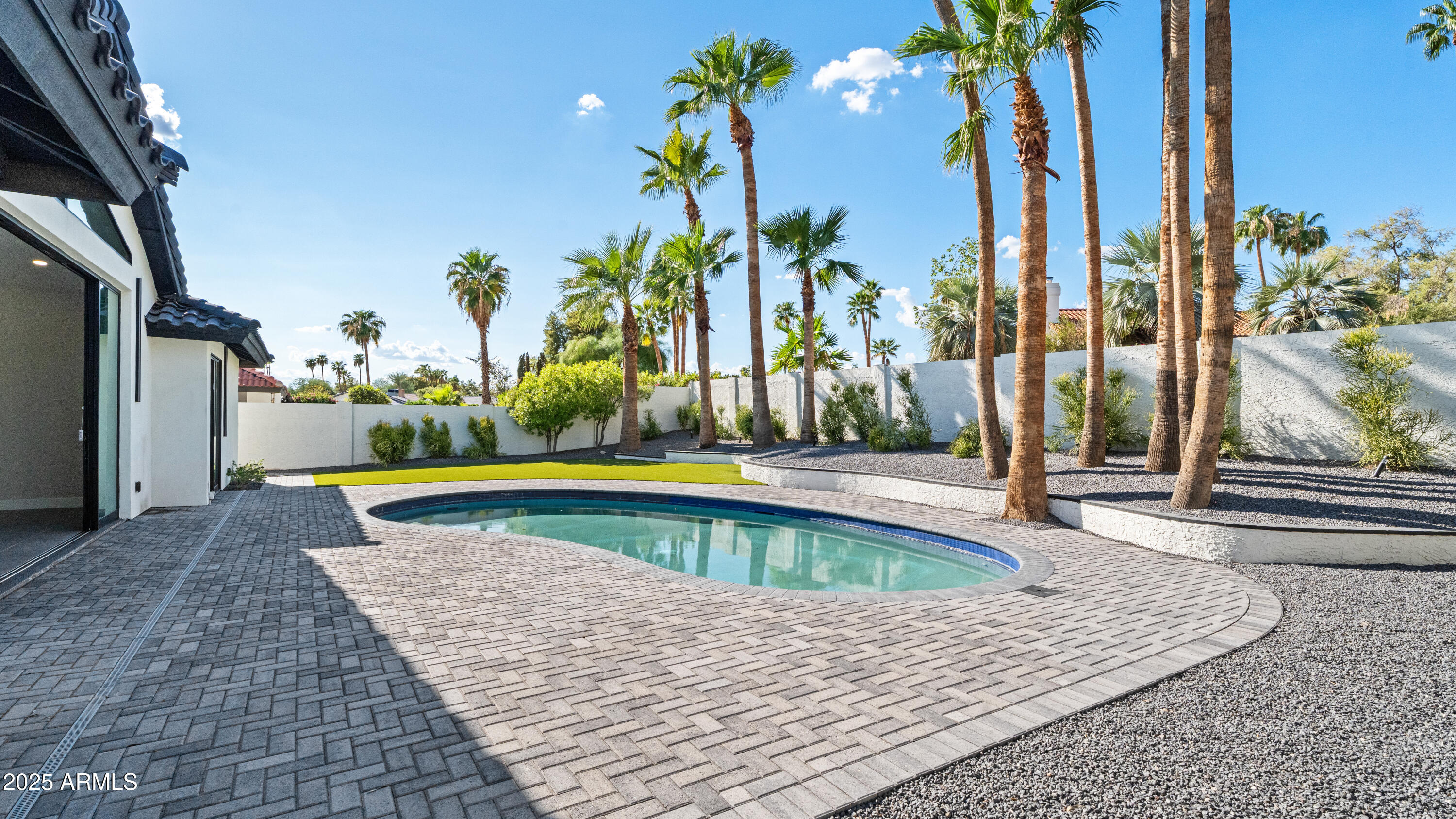 7724 E CHARTER OAK Road