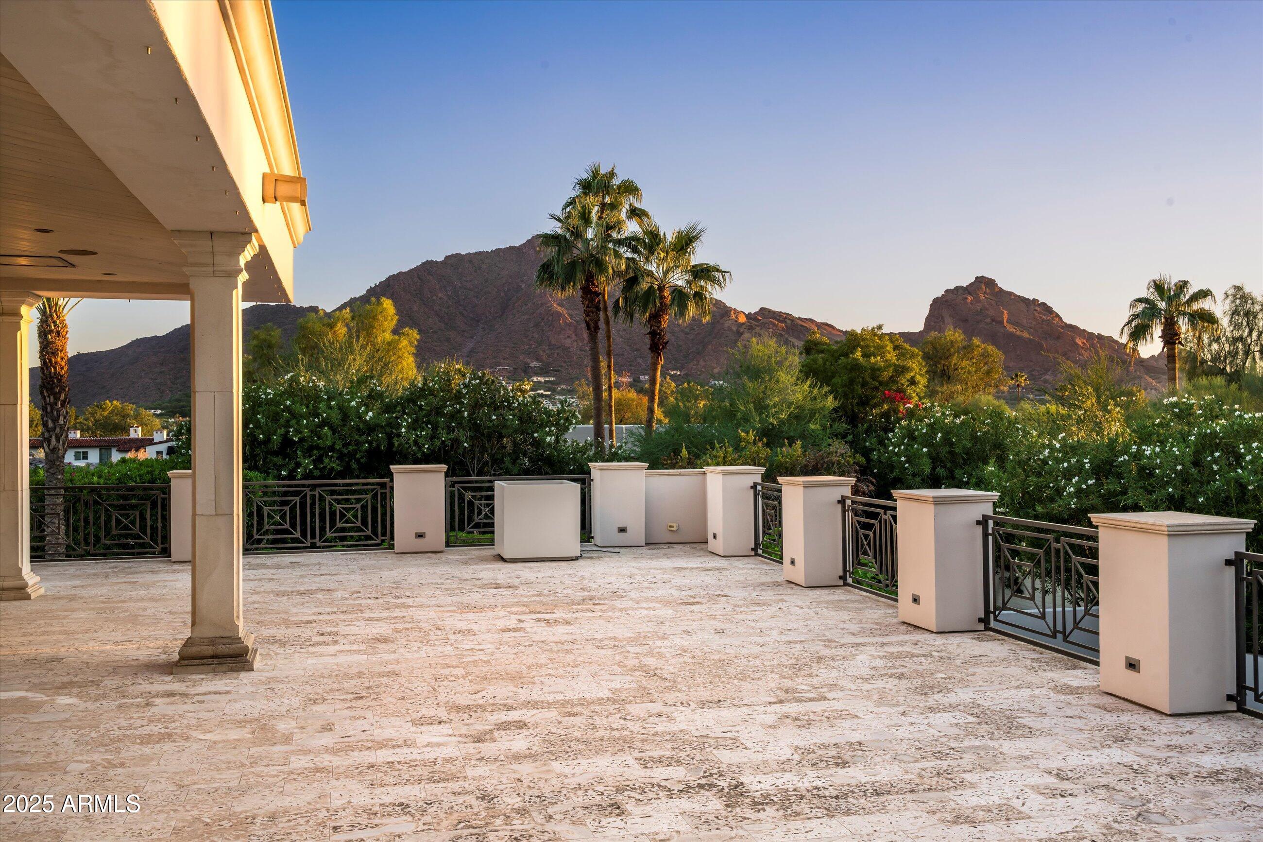 5729 E JOSHUA TREE Lane