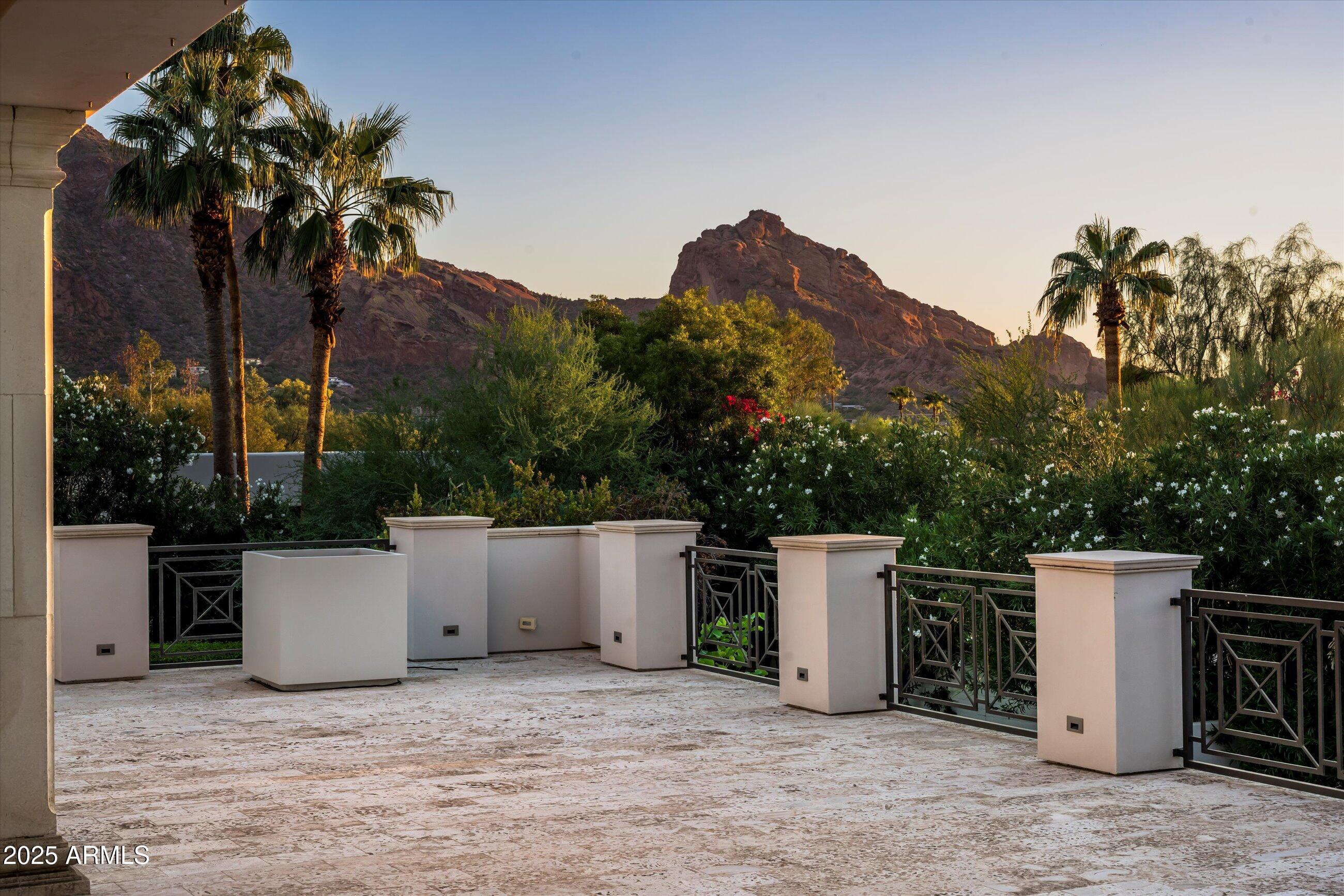 5729 E JOSHUA TREE Lane