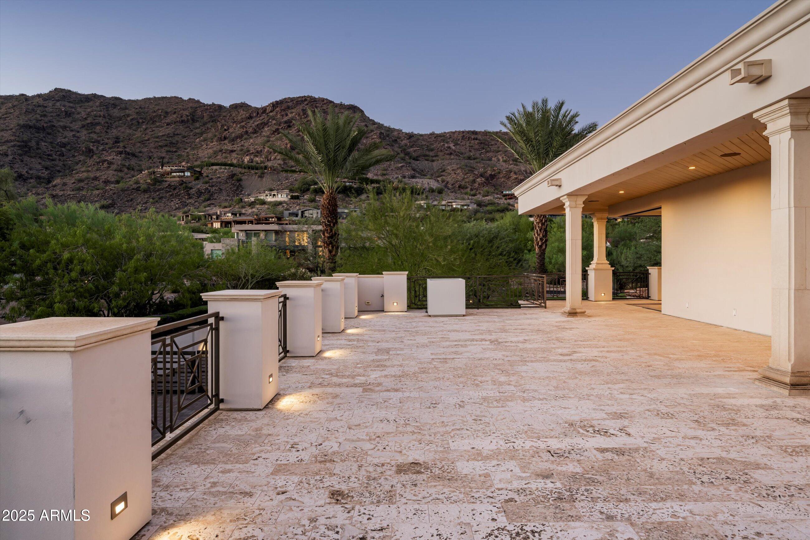 5729 E JOSHUA TREE Lane