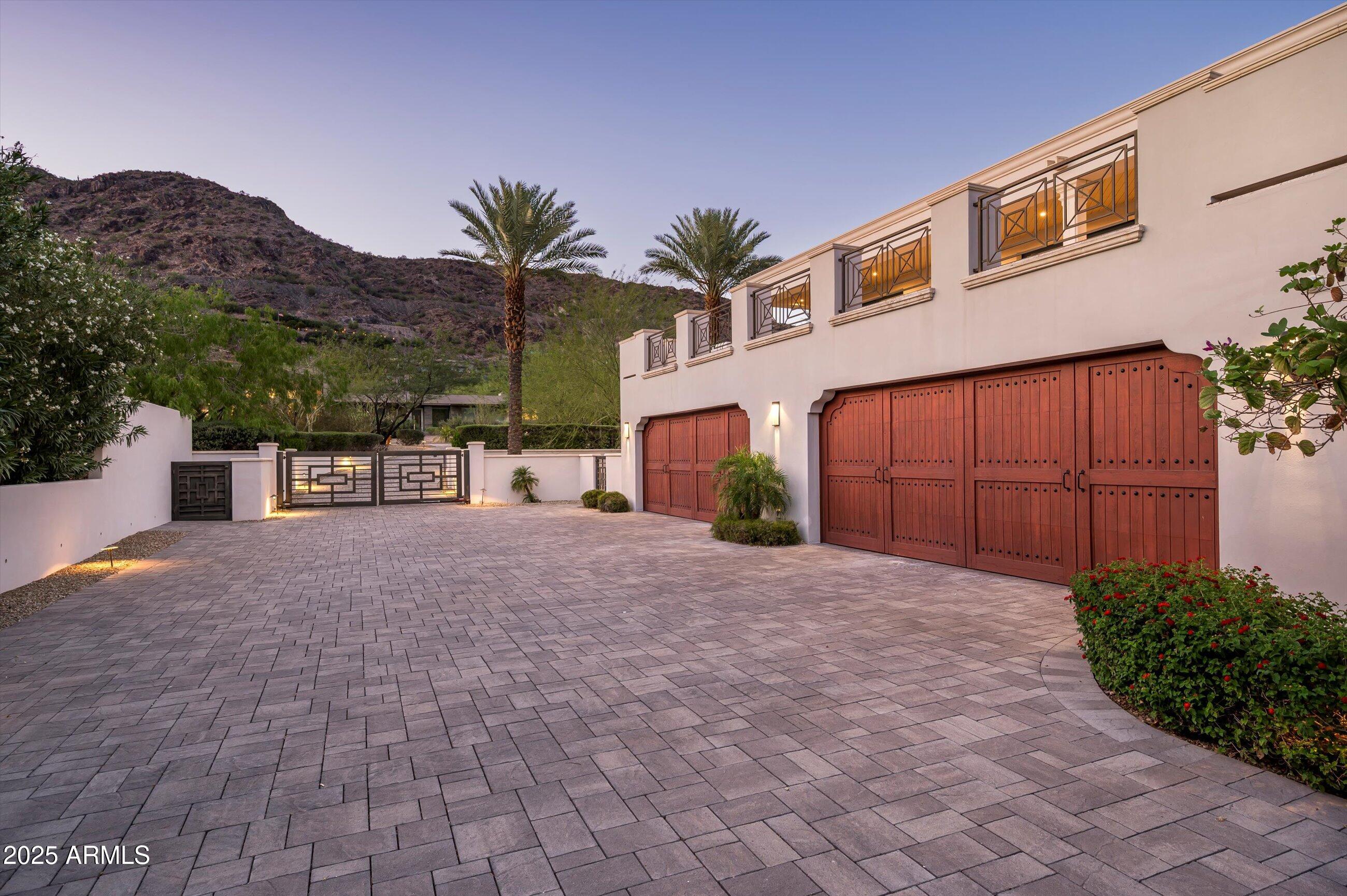 5729 E JOSHUA TREE Lane