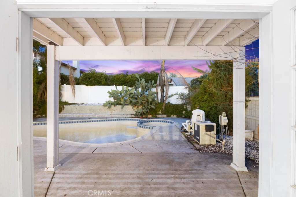 24420 Oakridge Circle