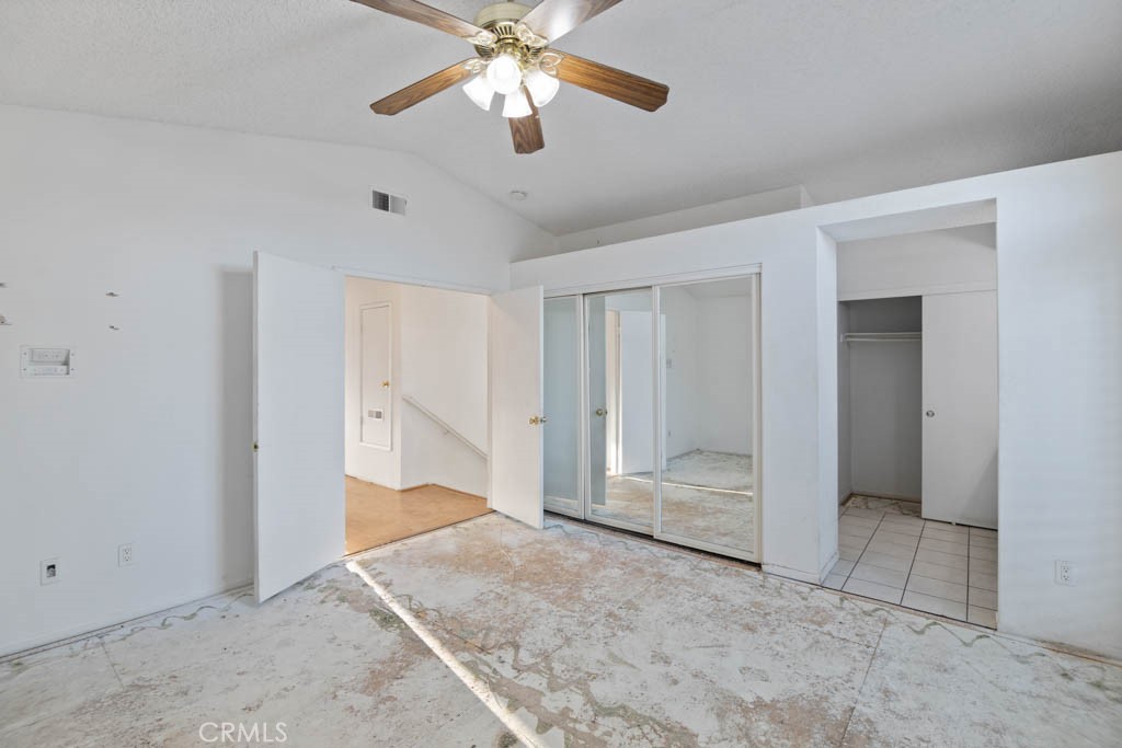 24420 Oakridge Circle