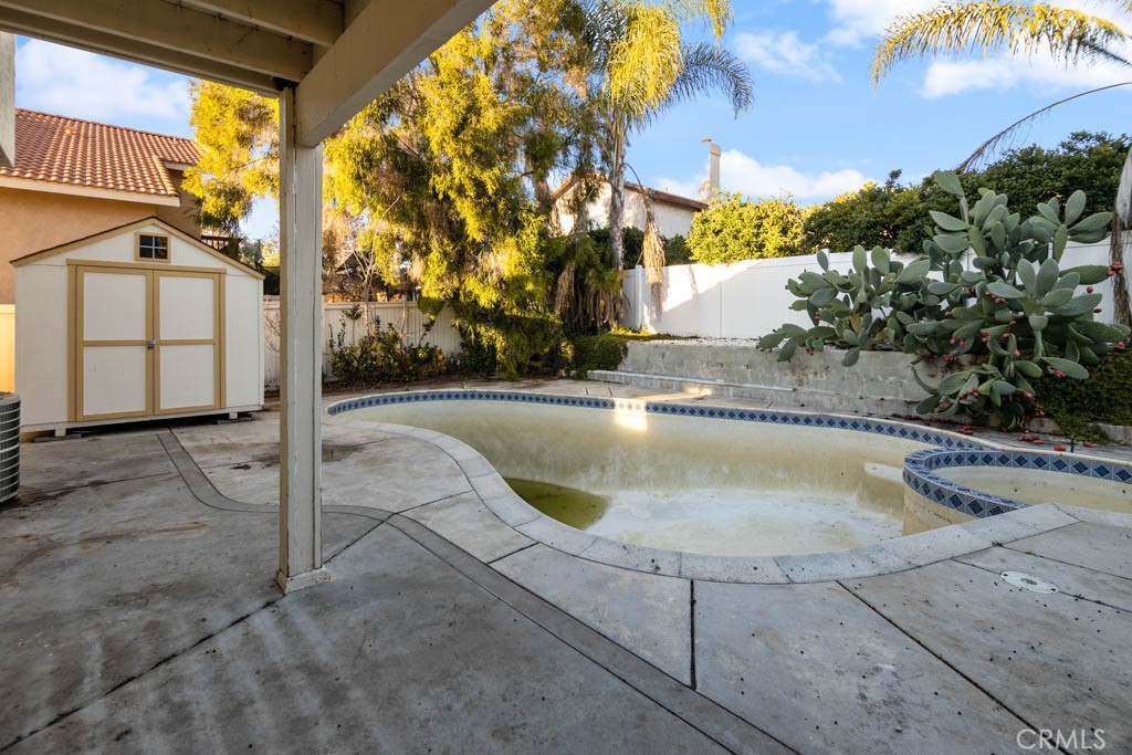 24420 Oakridge Circle