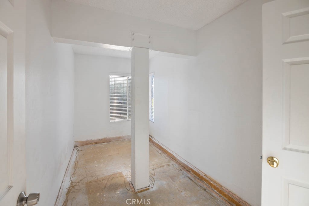 24420 Oakridge Circle
