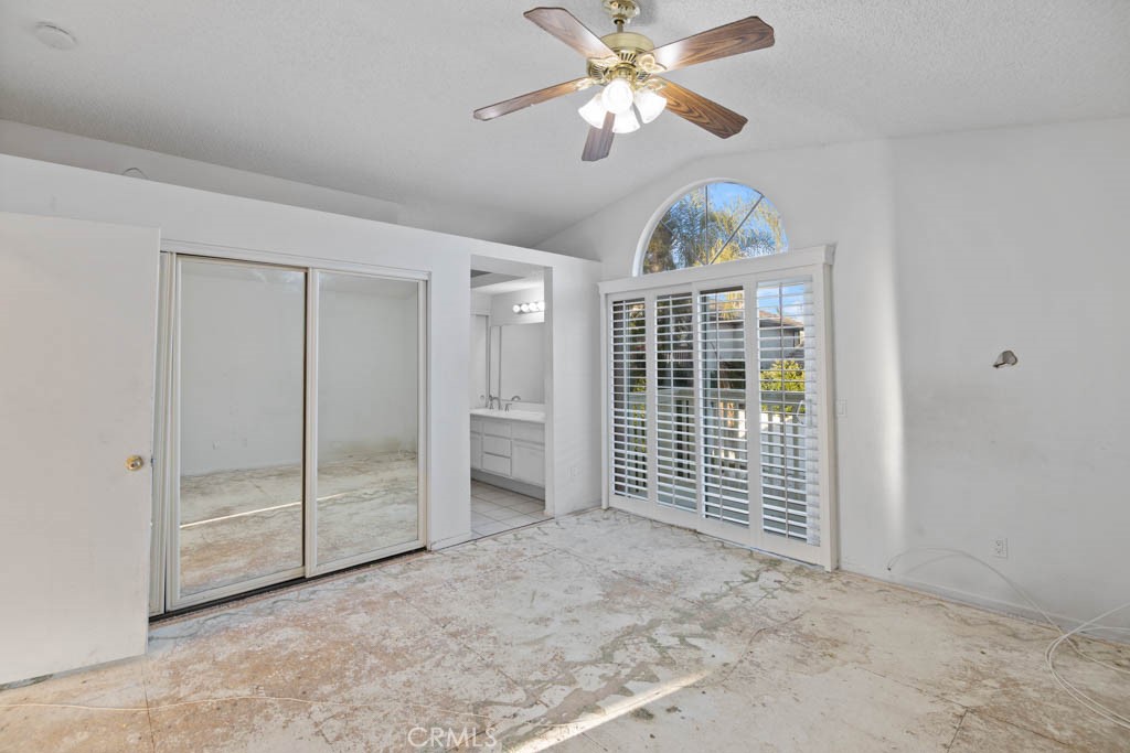 24420 Oakridge Circle
