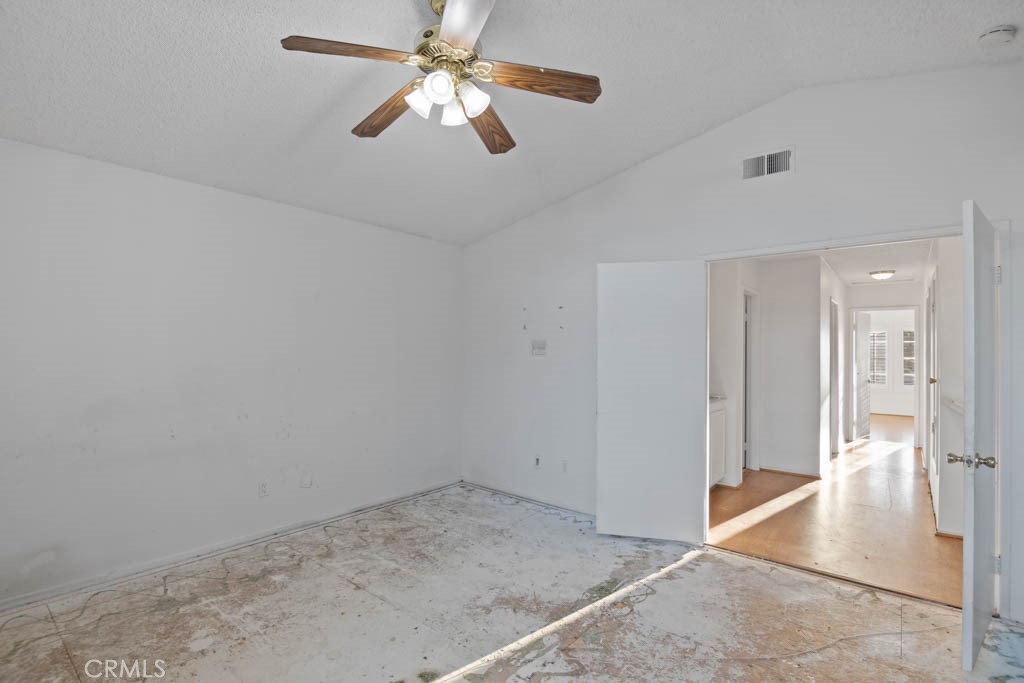 24420 Oakridge Circle
