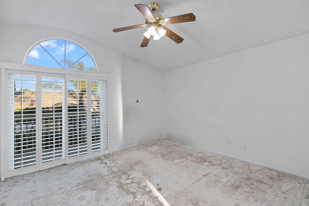 24420 Oakridge Circle