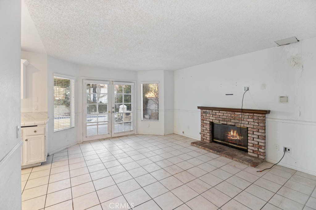 24420 Oakridge Circle