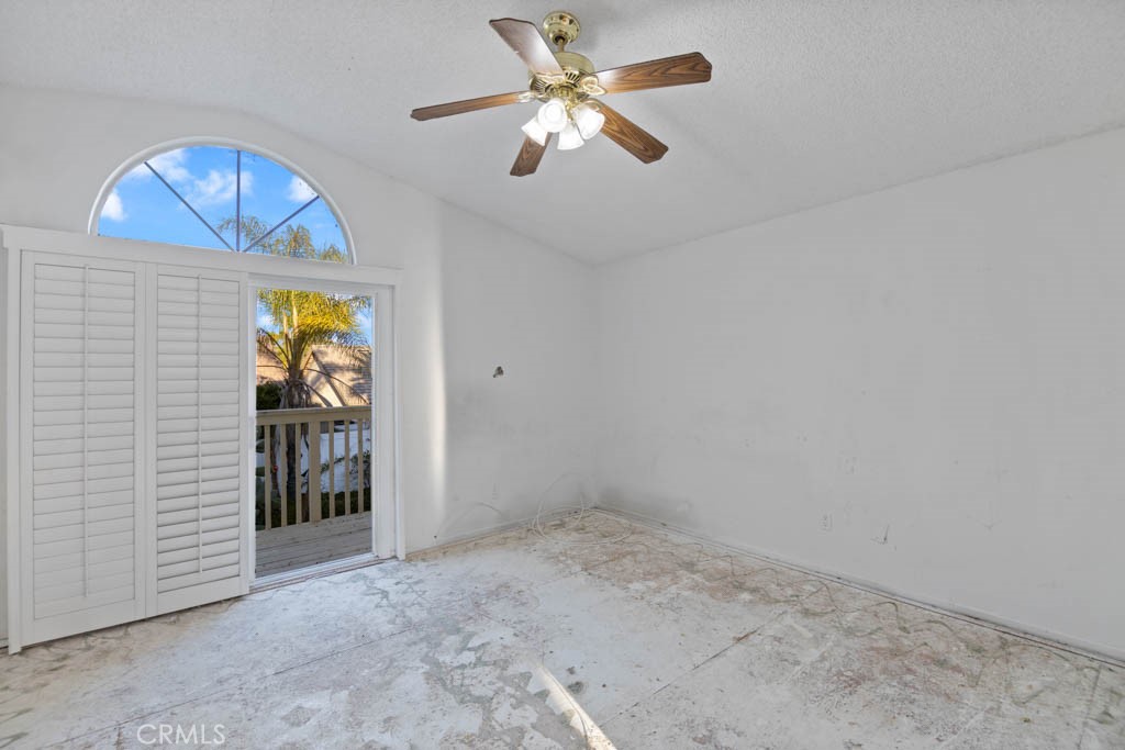 24420 Oakridge Circle