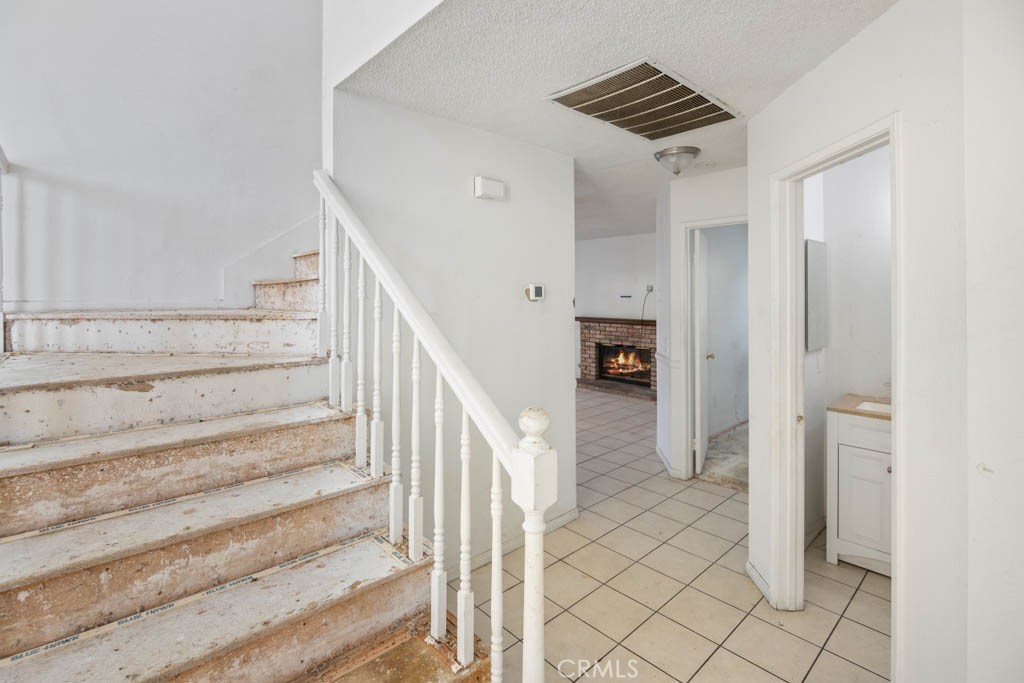 24420 Oakridge Circle