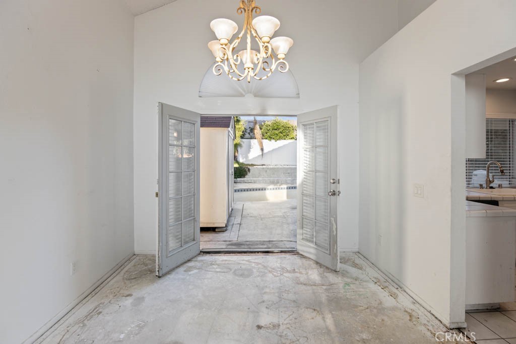 24420 Oakridge Circle