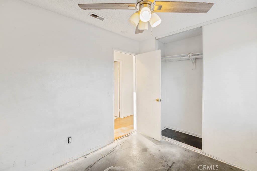 24420 Oakridge Circle
