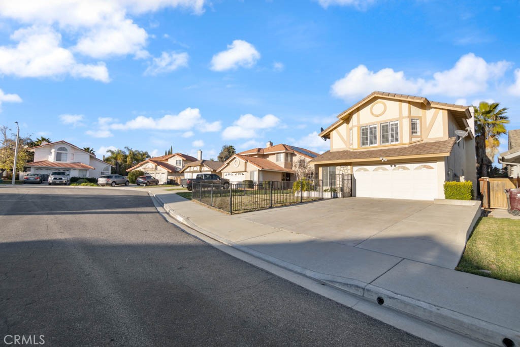 24420 Oakridge Circle