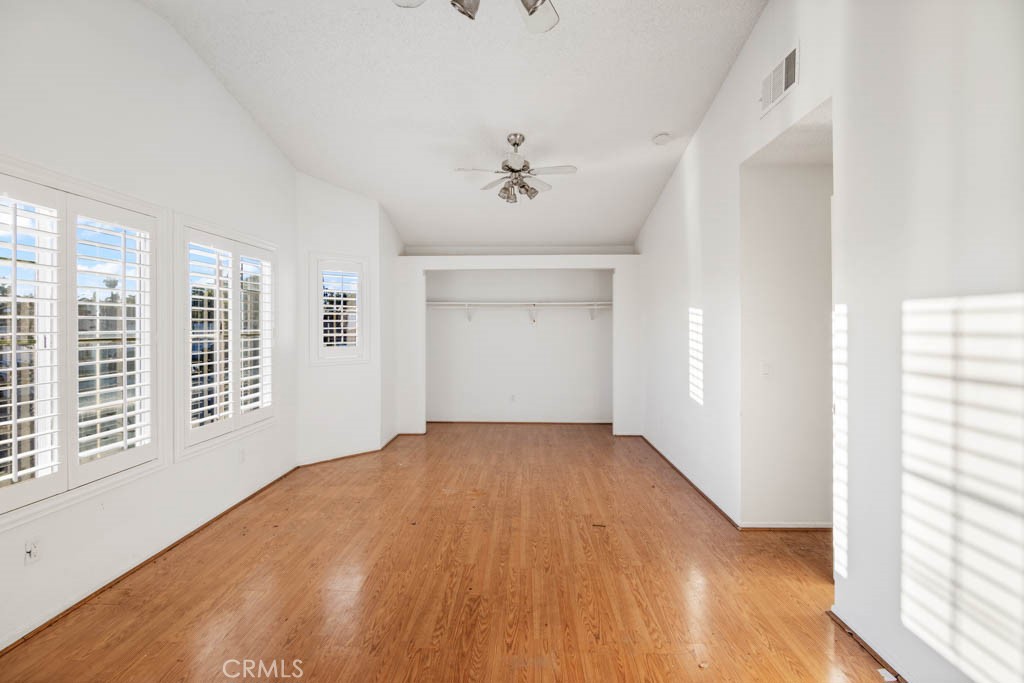 24420 Oakridge Circle