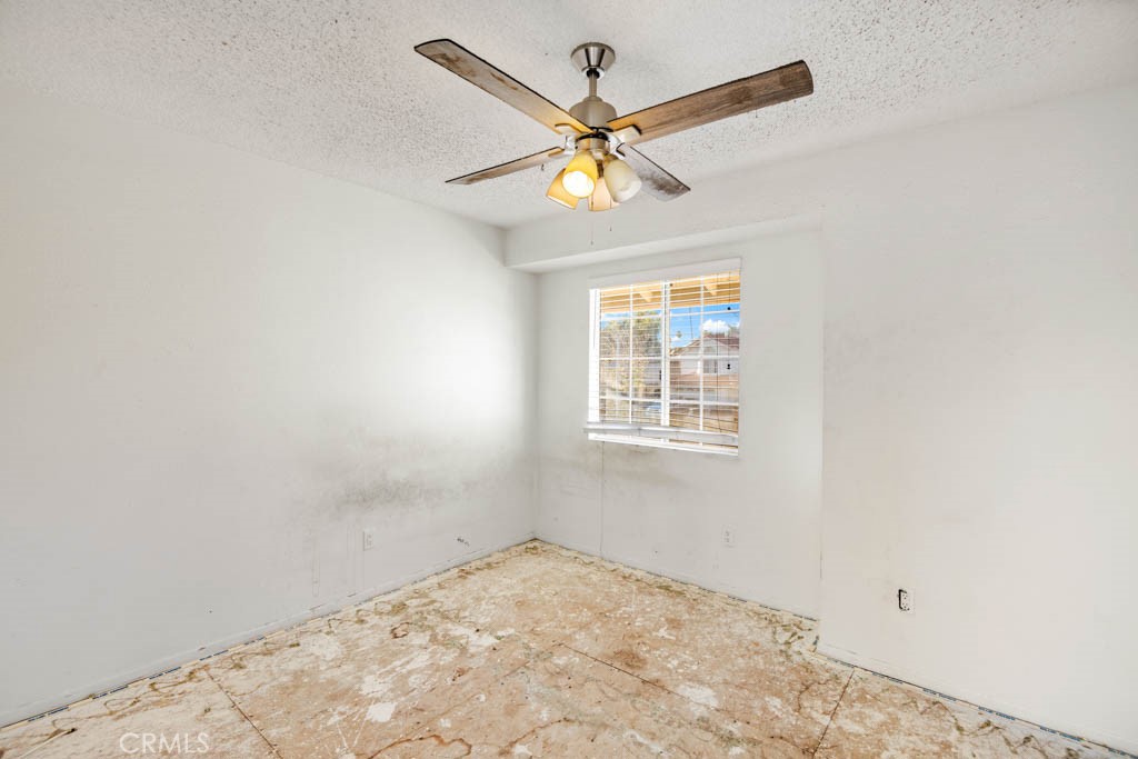 24420 Oakridge Circle