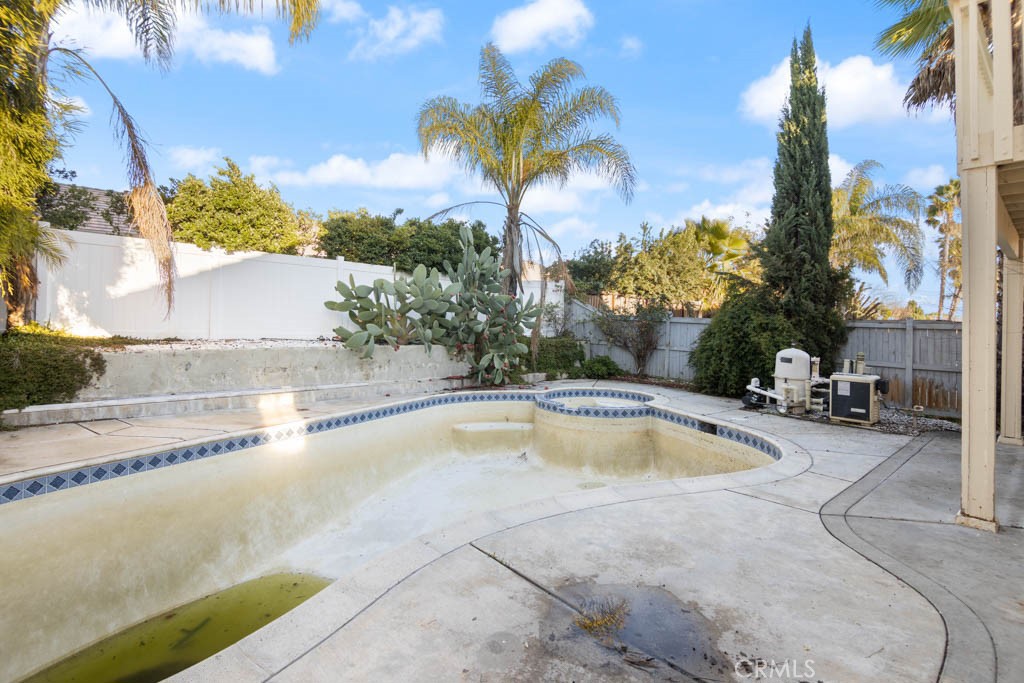 24420 Oakridge Circle